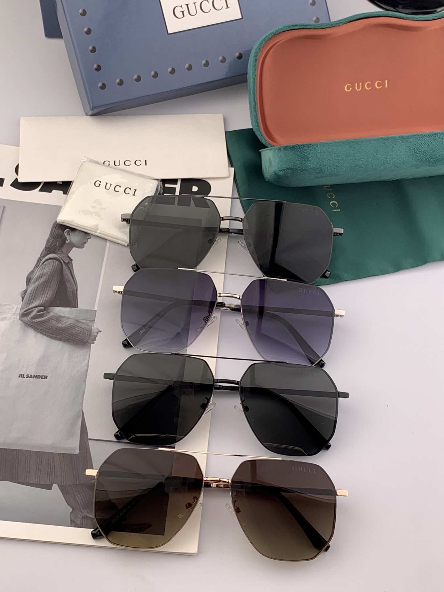      GUCCI 男款炫彩飛行員偏光太陽鏡 ❤️材質：高清尼龍加厚卡槽高清偏光鏡片 🌹無邊框鏡架💕顏