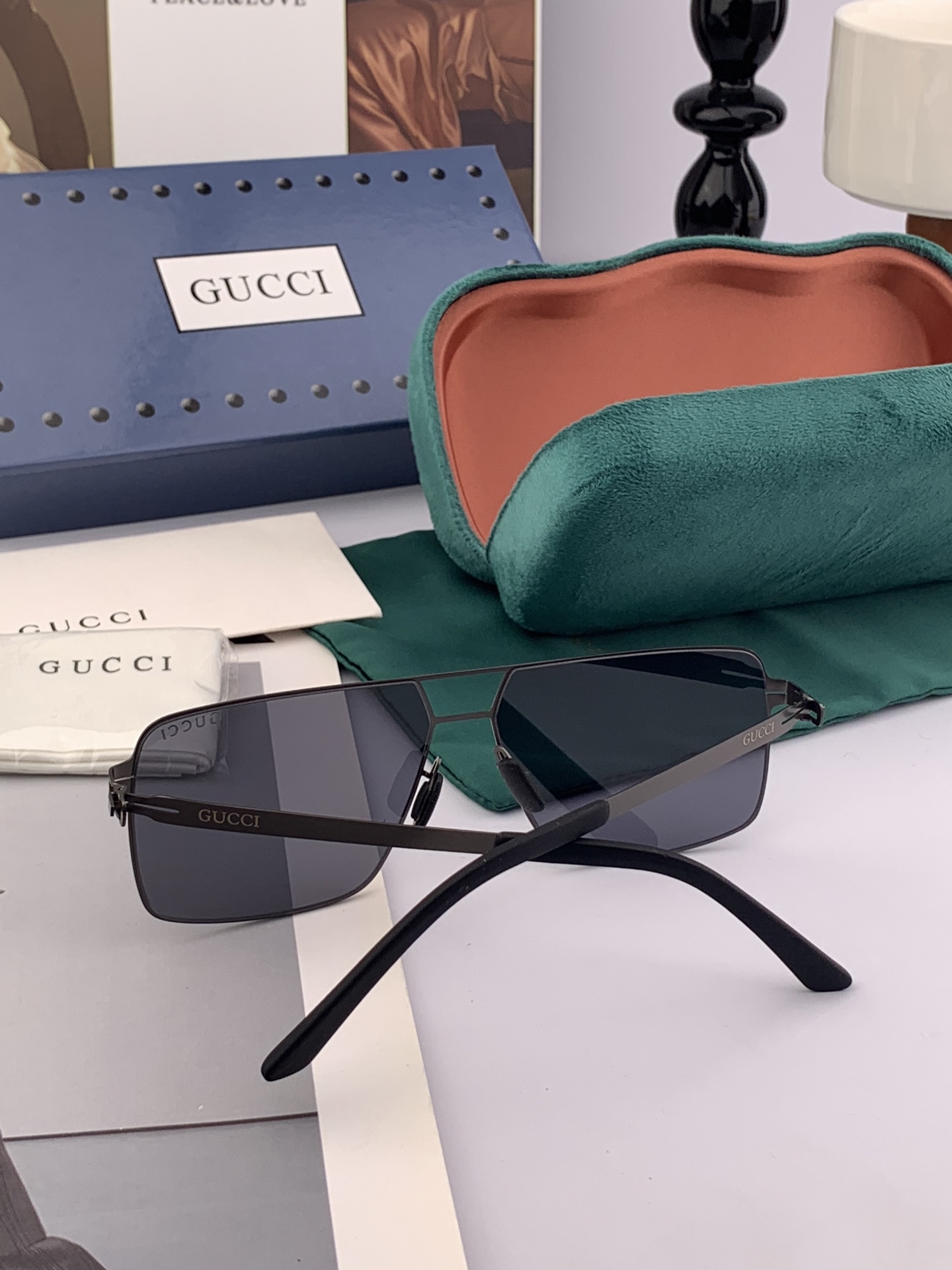   Gucci 2025春夏新款超轻无螺丝压不坏系列情侣款太阳镜高清尼龙镜片🦅完美品质，适合各种脸型，经