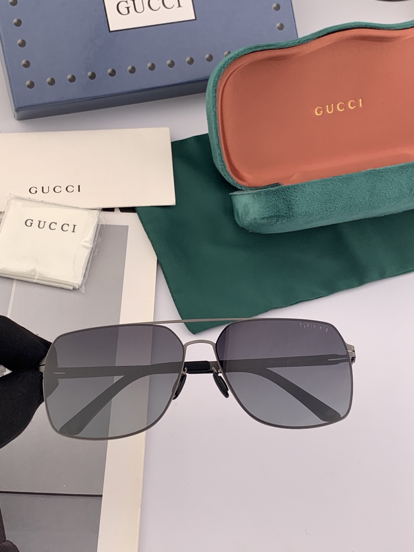 ♦️GUCCI 2025新款男女情侣款太阳镜多边形墨镜iP电镀永不褪色 超轻超有弹性整幅眼镜无螺丝重要的