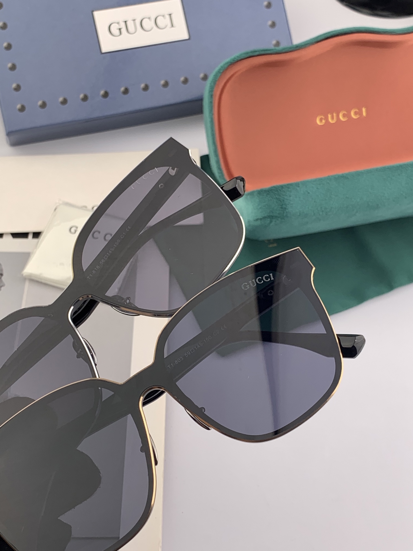  连体镜GUCCI2025开春新款一体镜 大框太阳镜男女同款 😎 
爆款大框尼龙太阳镜 超逼格超酷 
镜