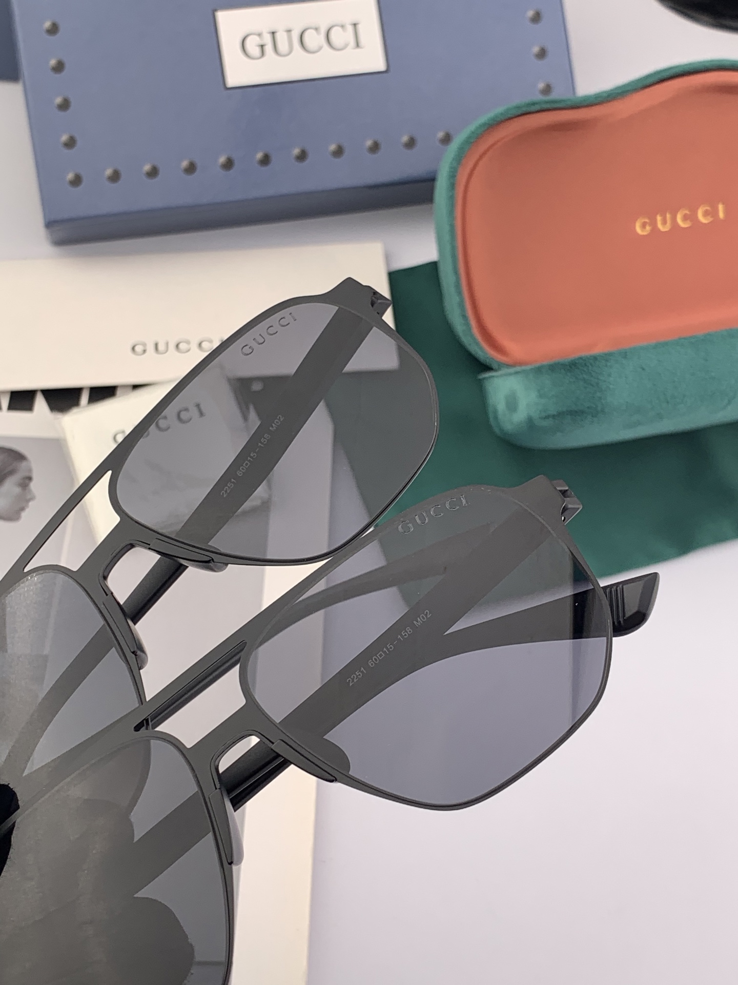         GUCCI 男款炫彩飞行员偏光太阳镜 ❤️材质：高清尼龙加厚卡槽高清偏光镜片 🌹无边框镜