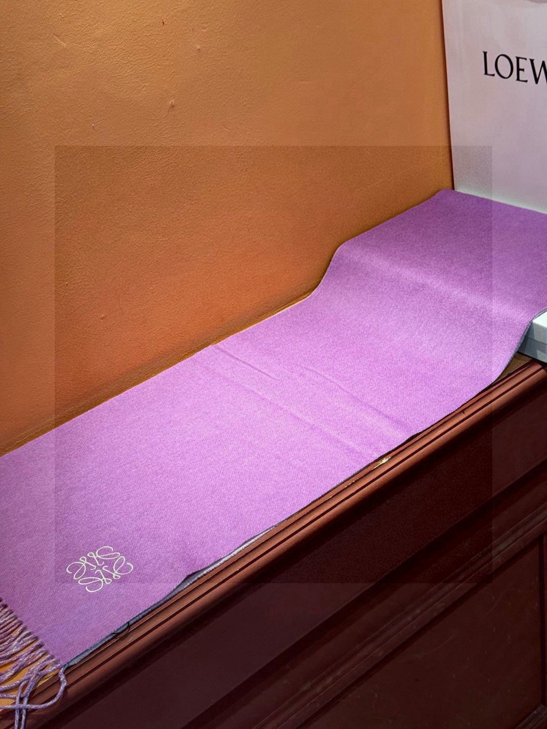   2024年Lv爆款经典四叶草🍀双面提花爆款围巾🧣！！！非常百搭的一款，搭配大衣，毛衣都非常高级，尺寸