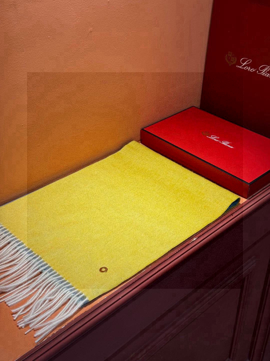  ✨✨太美了😍 【皮安娜】情侣款  美到要尖叫😱专柜最新款🎊英伦欧美范儿「多色渐变」又是一款即时尚又实用