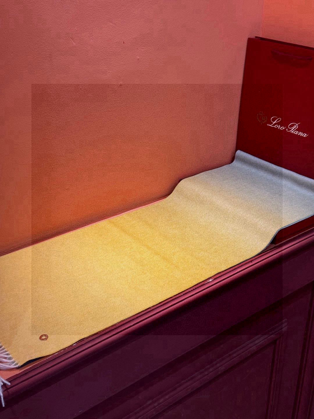  ✨✨太美了😍 【皮安娜】情侣款  美到要尖叫😱专柜最新款🎊英伦欧美范儿「多色渐变」又是一款即时尚又实用