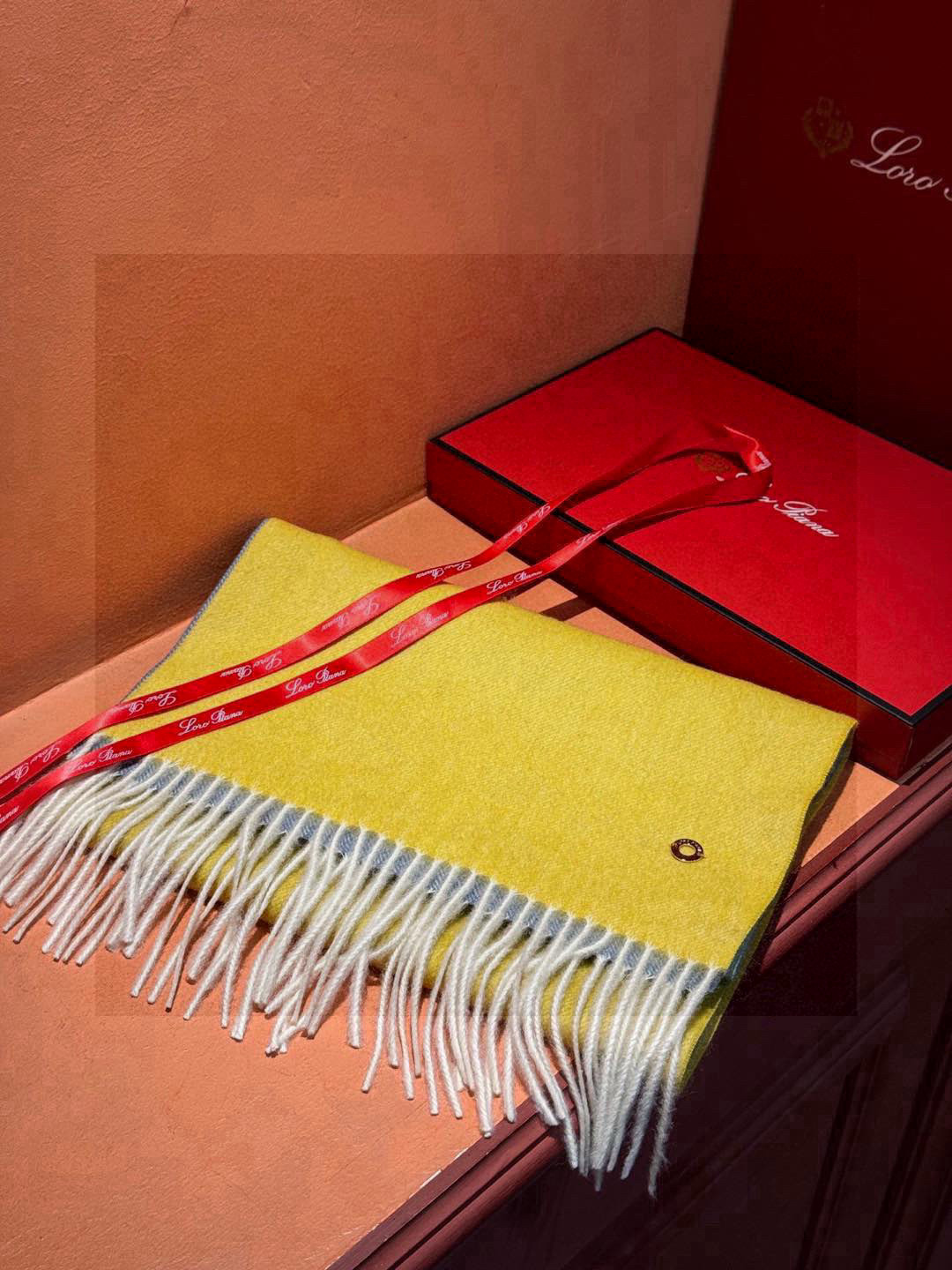  ✨✨太美了😍 【皮安娜】情侣款  美到要尖叫😱专柜最新款🎊英伦欧美范儿「多色渐变」又是一款即时尚又实用