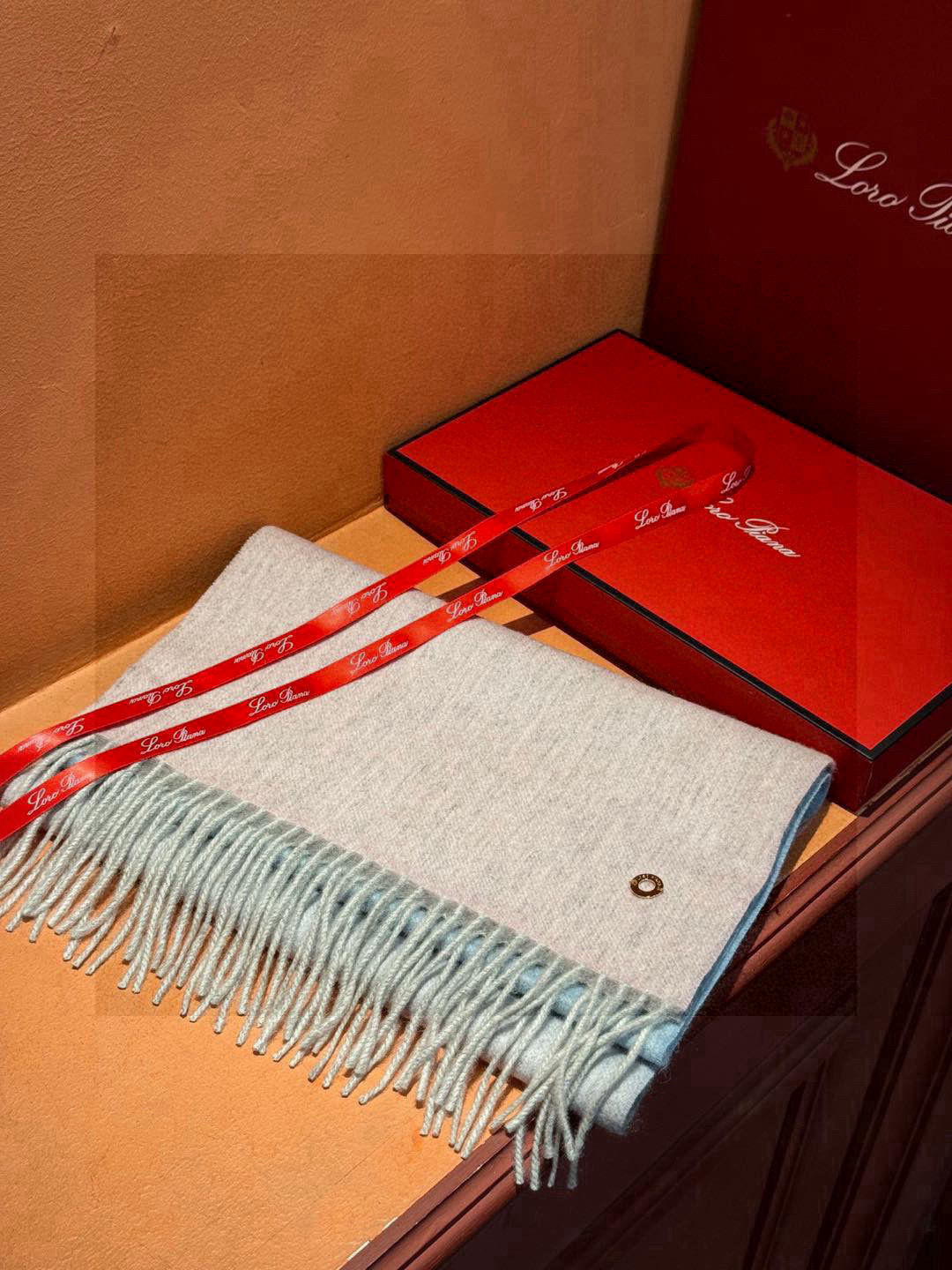  ✨✨太美了😍 【皮安娜】情侣款  美到要尖叫😱专柜最新款🎊英伦欧美范儿「多色渐变」又是一款即时尚又实用