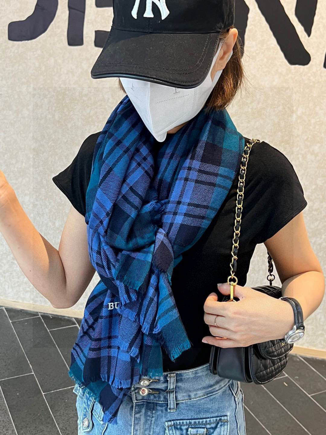   【巴宝莉】...刺绣战马✨进口尼泊尔羊绒顶级刺绣围巾....高尖端产物...绝对令人尖叫的品质...