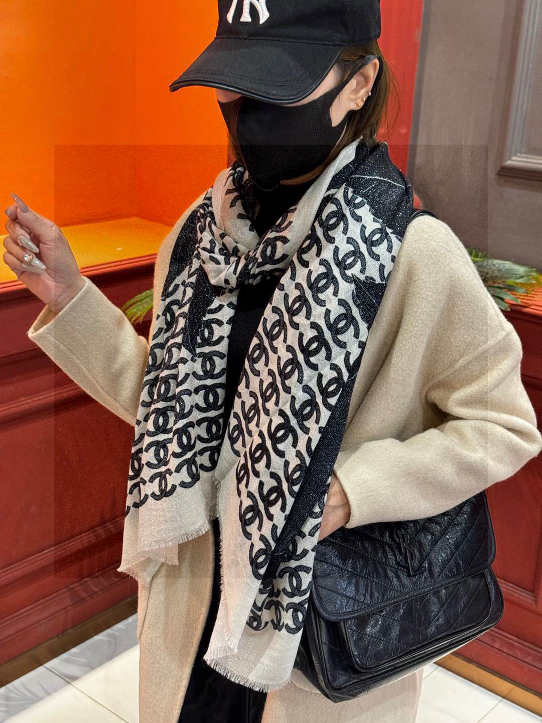  上新🌟  会发光发亮的围巾 💄💋新款客供银线💖羊绒面料长巾 😘美翻了流泪【银线双C图案】御用殿堂级极‼