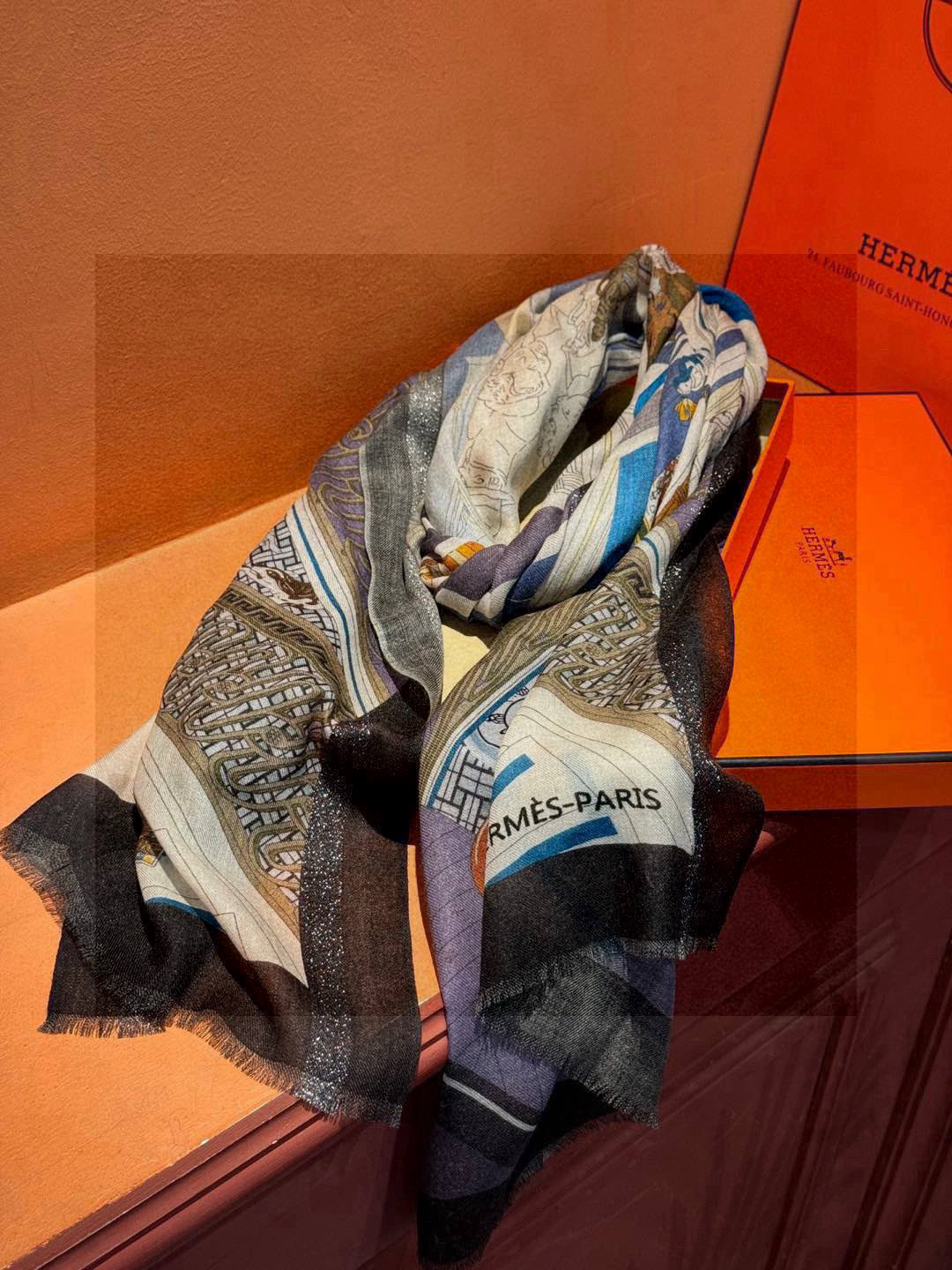   会发光发亮的围巾 爱马仕 专柜同步 买了都说好看羊绒印花‼️推荐💕顶级工艺超值‼️爱马仕专柜爆款🎁🎁