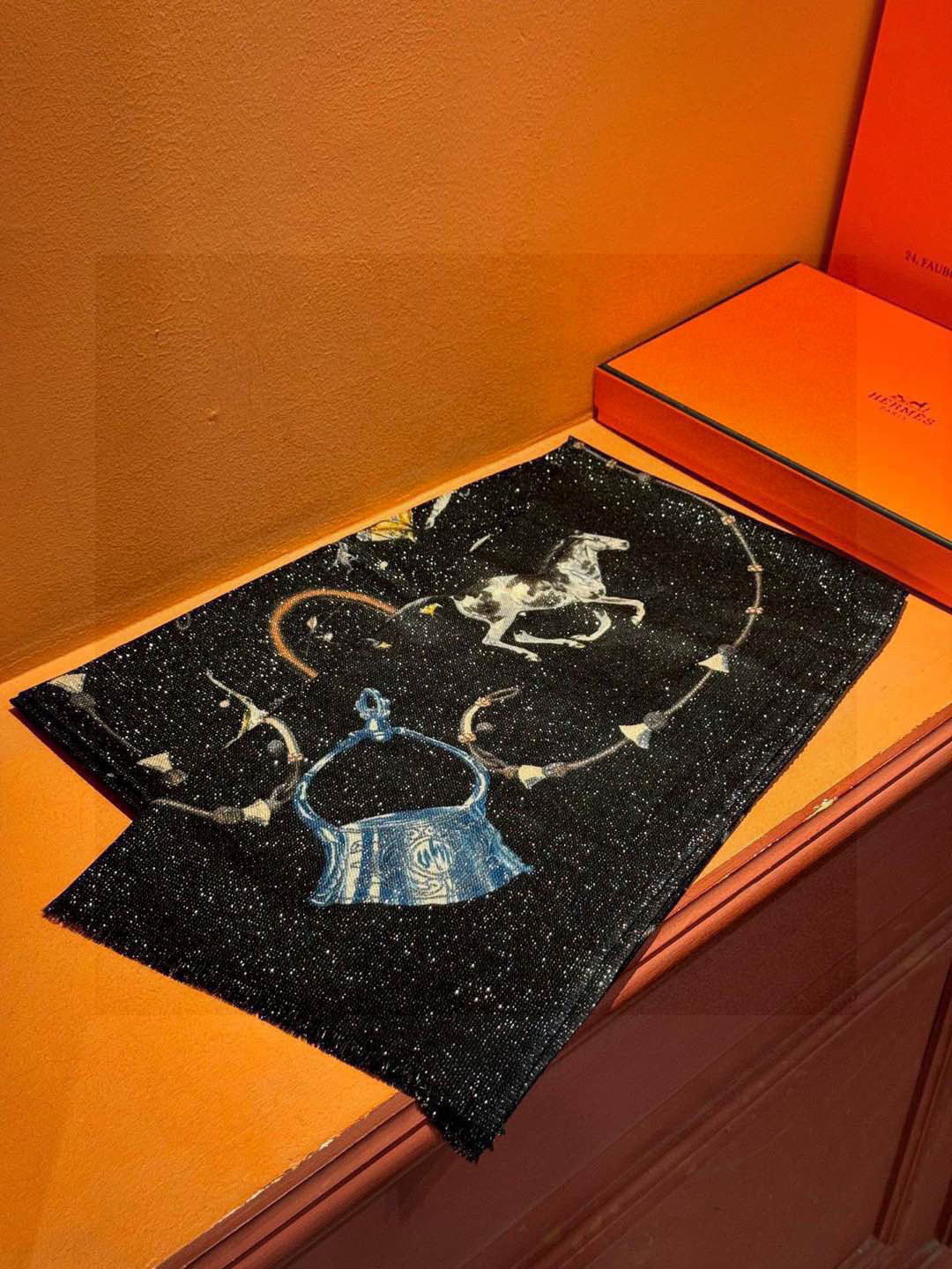   会发光发亮的围巾 新款🆕🏇🏇买了都说好看‼️推荐💕顶级工艺超值‼️爱马仕专柜爆款🎁💟立体呈现图案纹路