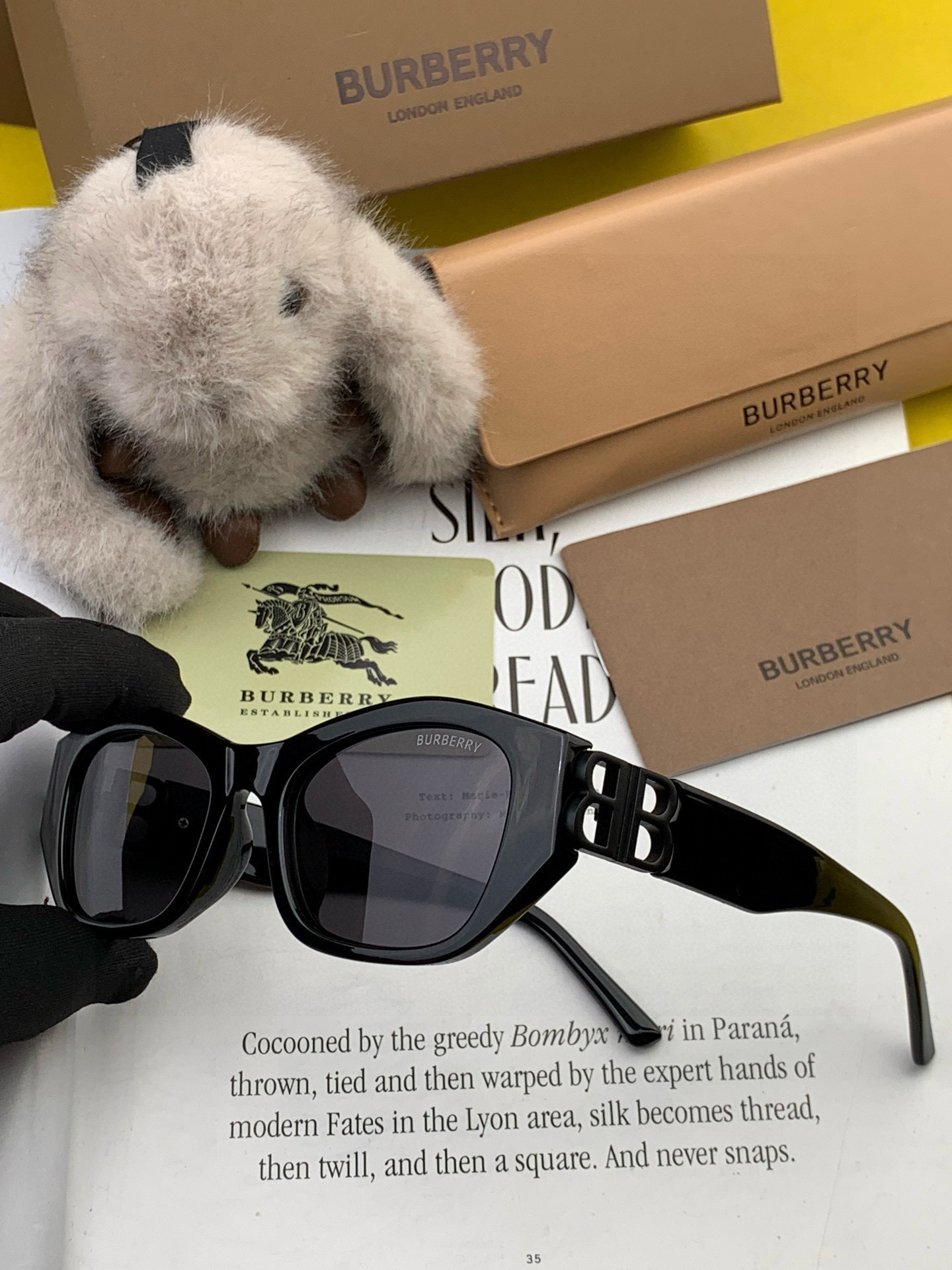  【偏光系列太阳镜】🎈原版出货 巴宝莉网红超爆款💙经典奢华全球风强酷亲亲 时尚方框太阳镜得意 气质非凡😄