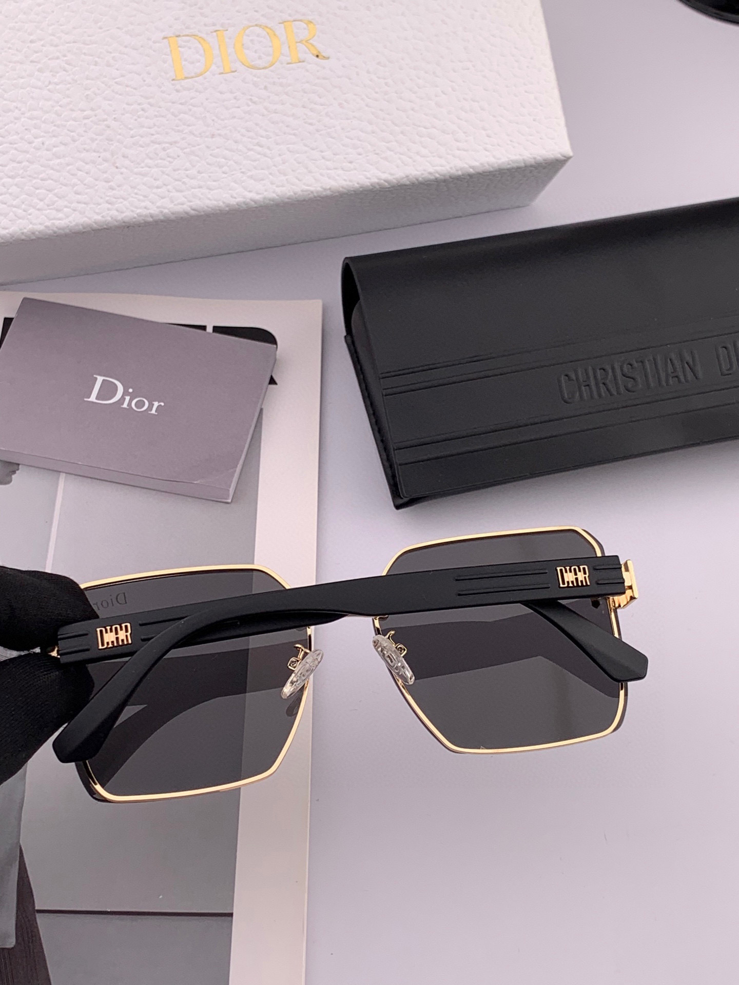  🔺 【DIOR尼龙偏光连体太阳镜】2025开春新款 潮流爆款 时尚方框偏光太阳镜 高品质 佩戴舒适 网