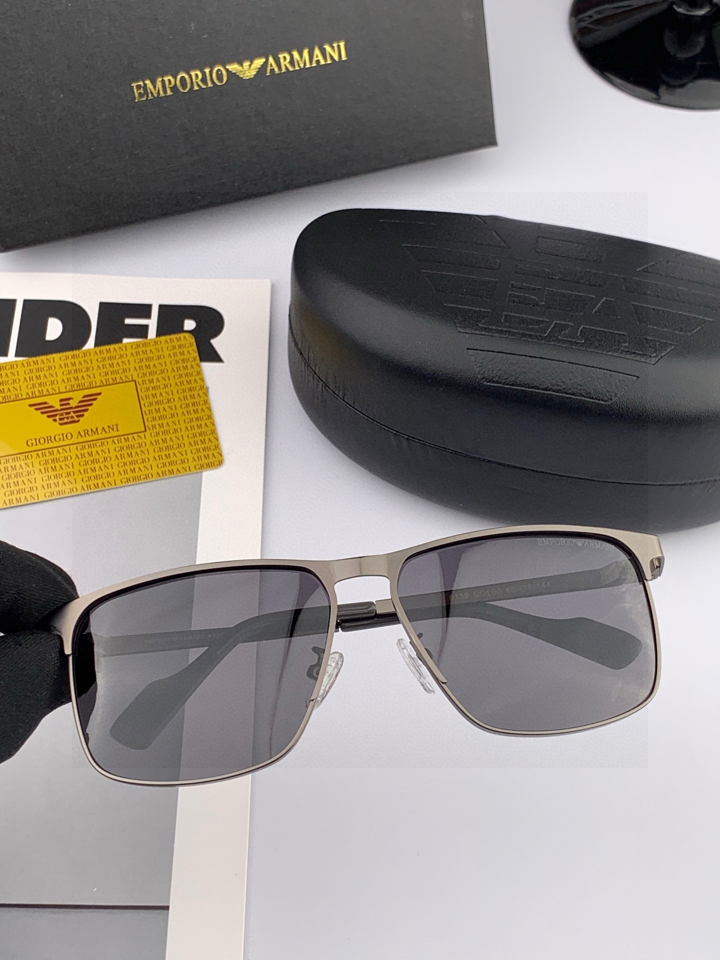   【阿玛尼】2025新款超百搭金属尼龙太阳镜、造型轮廓超大镜框完美修饰脸型，时尚超级百搭 ！型号：A9