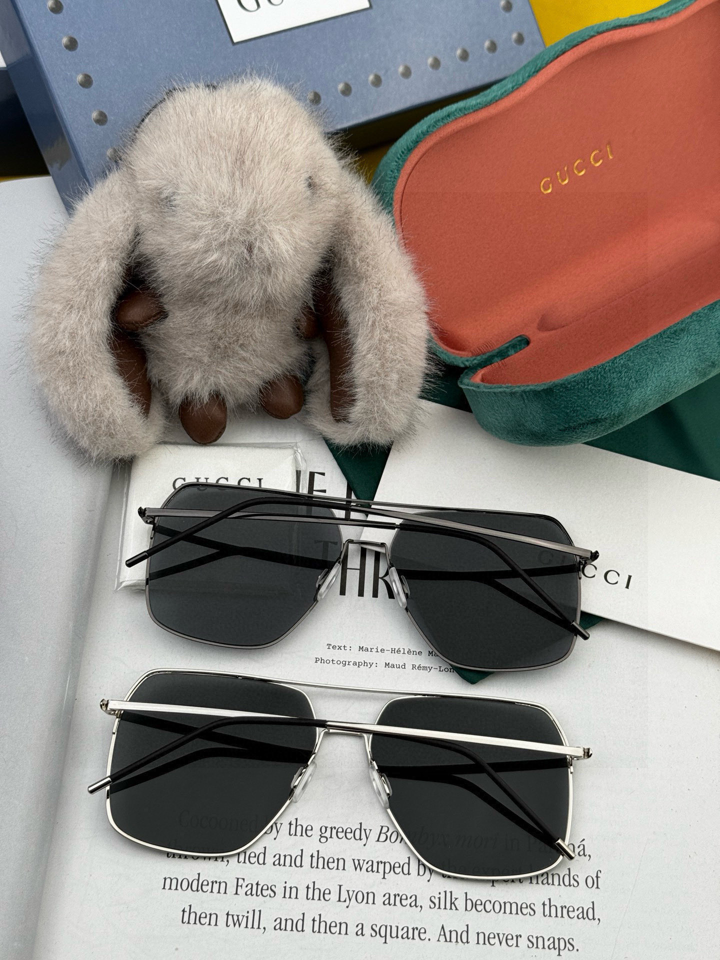         GUCCI 男款炫彩飞行员偏光太阳镜 ❤️材质：高清尼龙加厚卡槽高清偏光镜片 🌹无边框镜