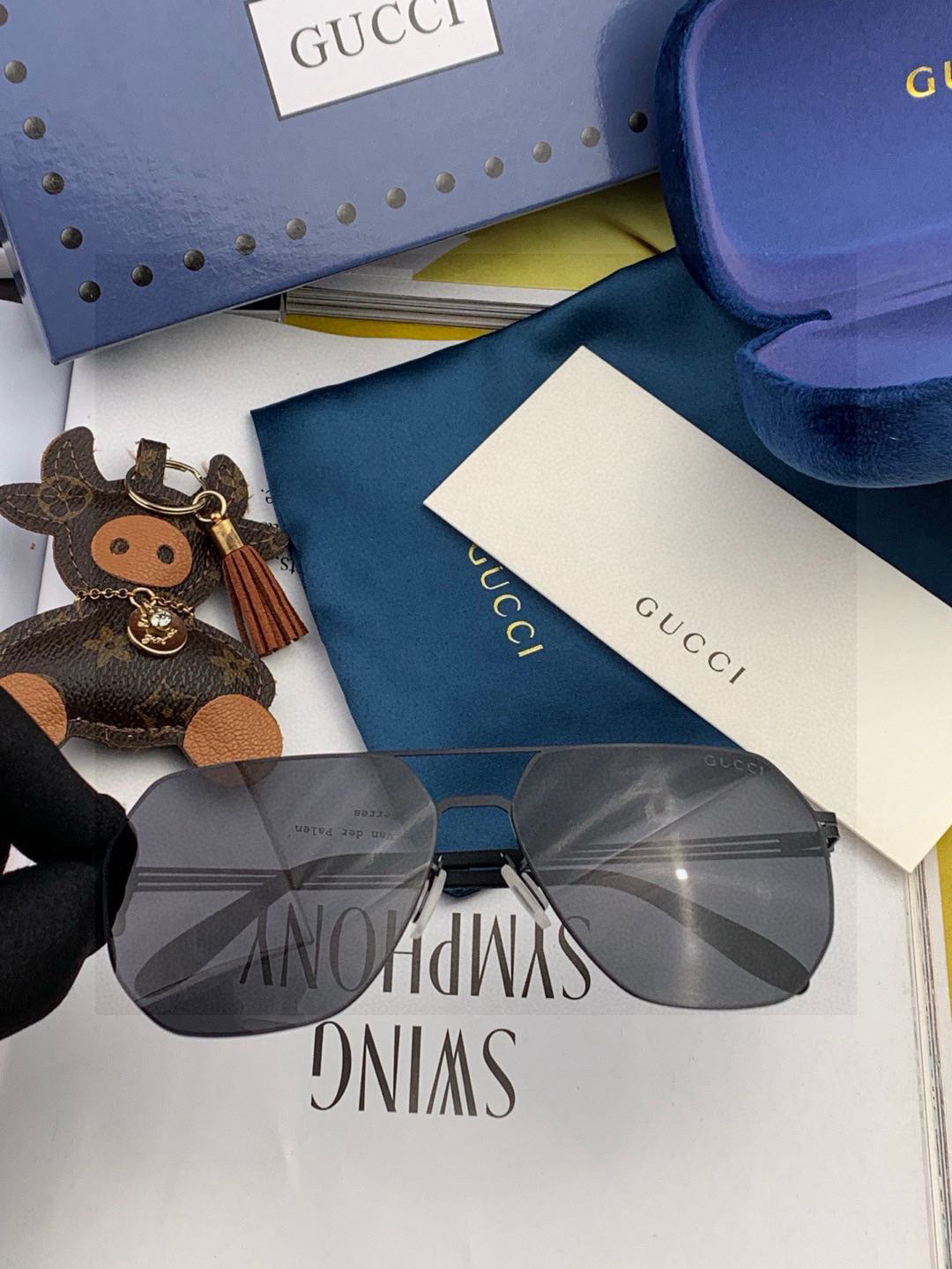 ♦️ GUCCI 2024新款男女情侣款太阳镜多边形墨镜iP电镀永不褪色 超轻超有弹性整幅眼镜无螺丝重要