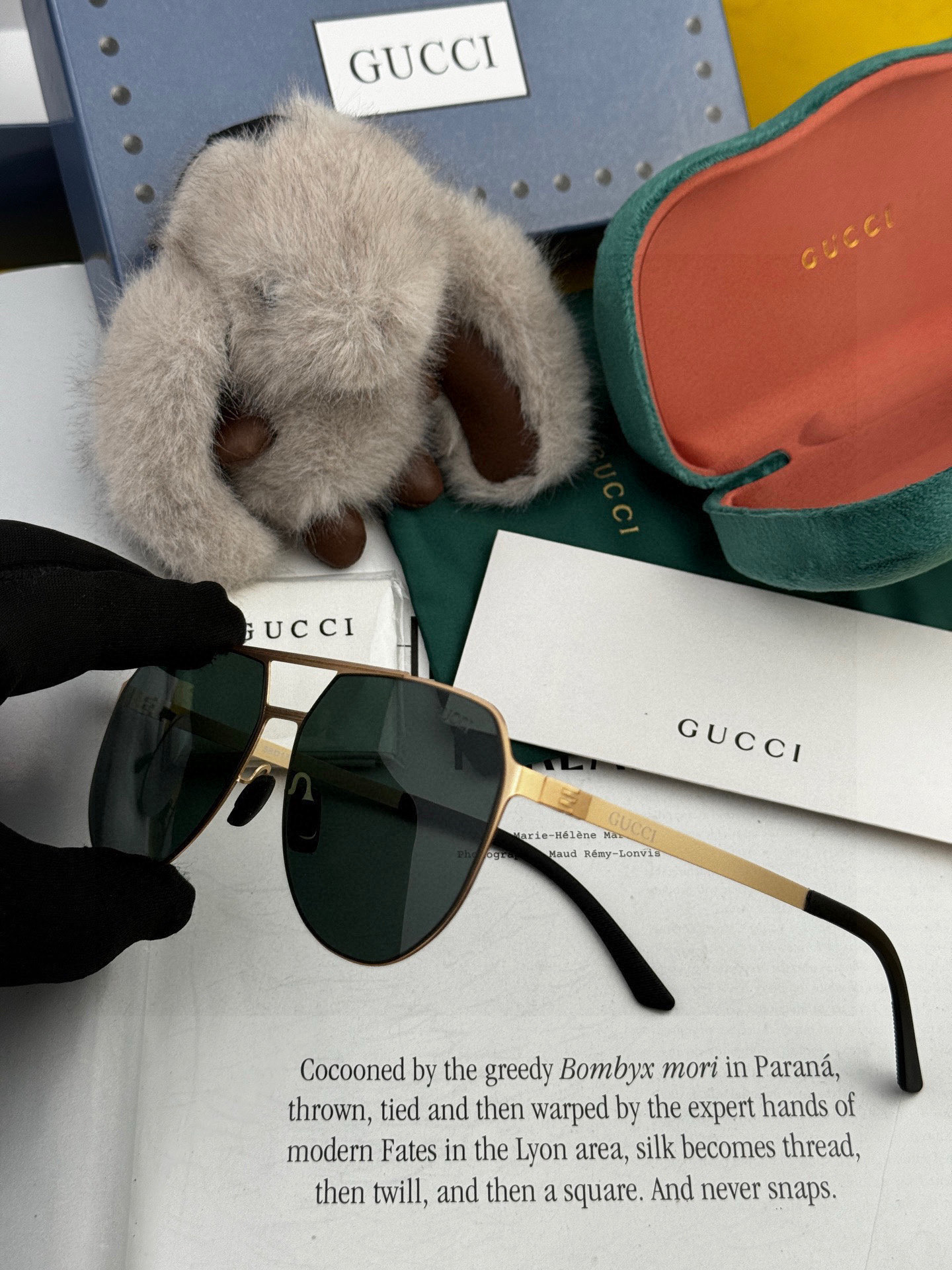        GUCCI 男款炫彩飞行员偏光太阳镜 ❤️材质：高清尼龙加厚卡槽高清偏光镜片 🌹无边框镜架