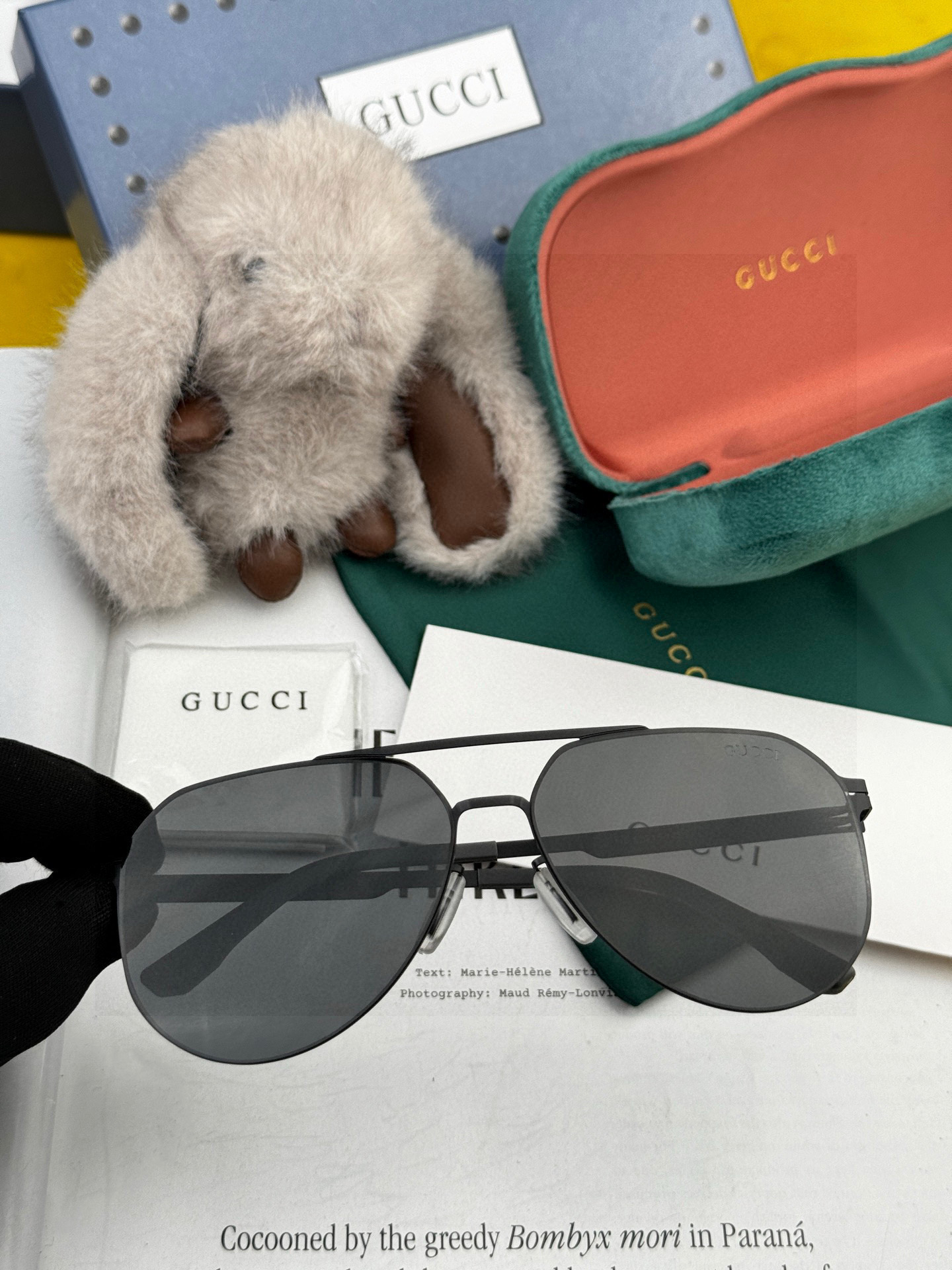       GUCC* 2025 新款男女情侣款太阳iP电镀永不褪色 卖点：超轻超有弹性整幅眼镜无螺丝重