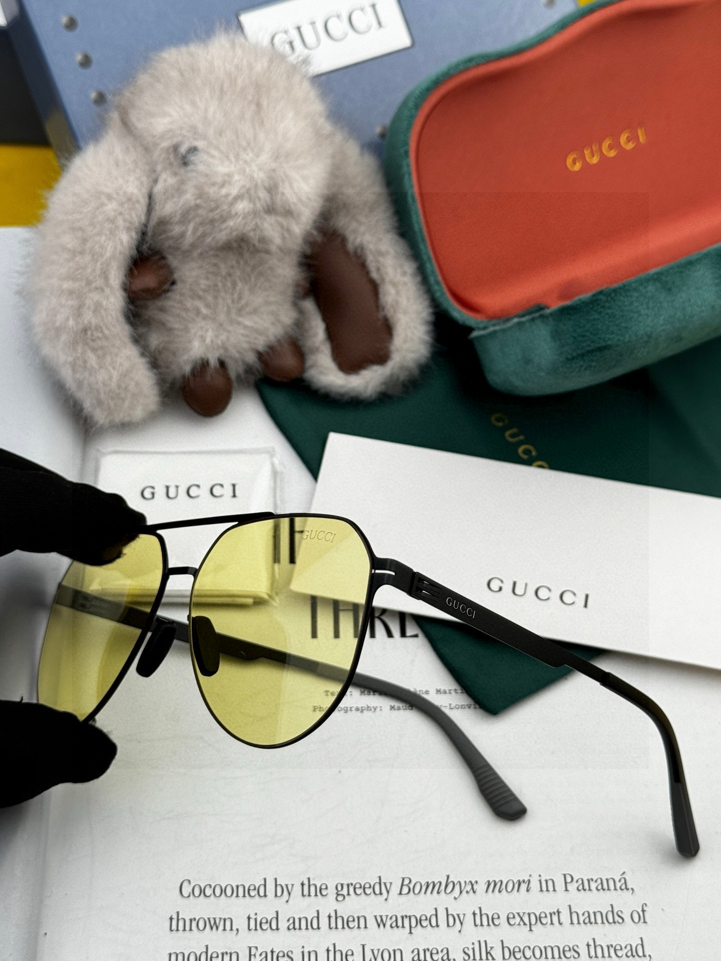       GUCC* 2025 新款男女情侣款太阳iP电镀永不褪色 卖点：超轻超有弹性整幅眼镜无螺丝重