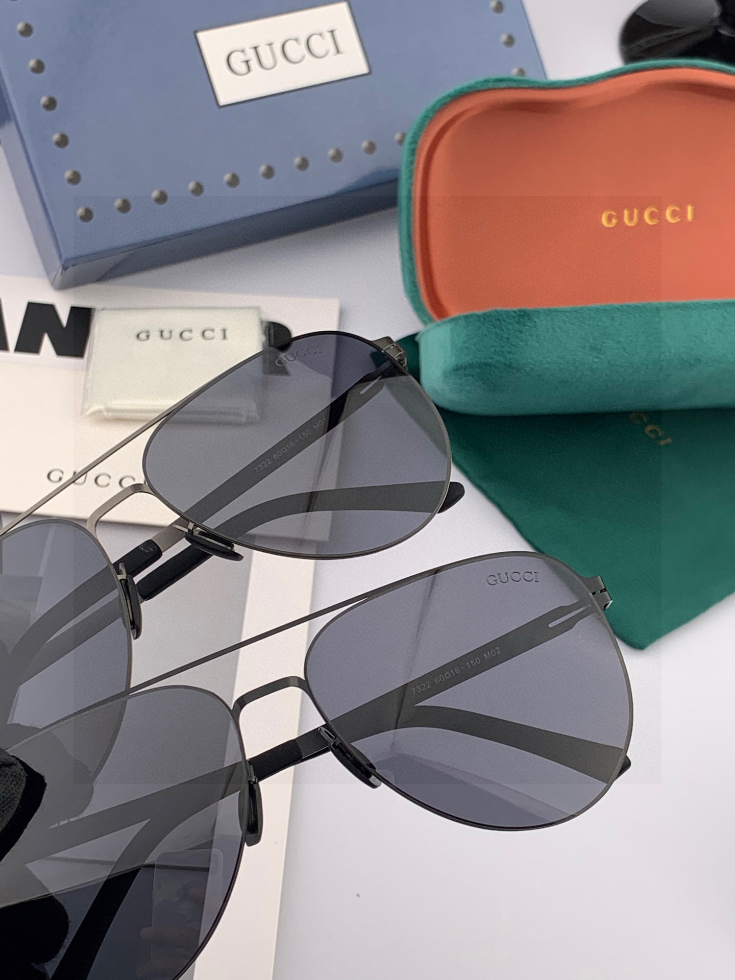       GUCC* 2025 新款男女情侣款太阳iP电镀永不褪色 卖点：超轻超有弹性整幅眼镜无螺丝重