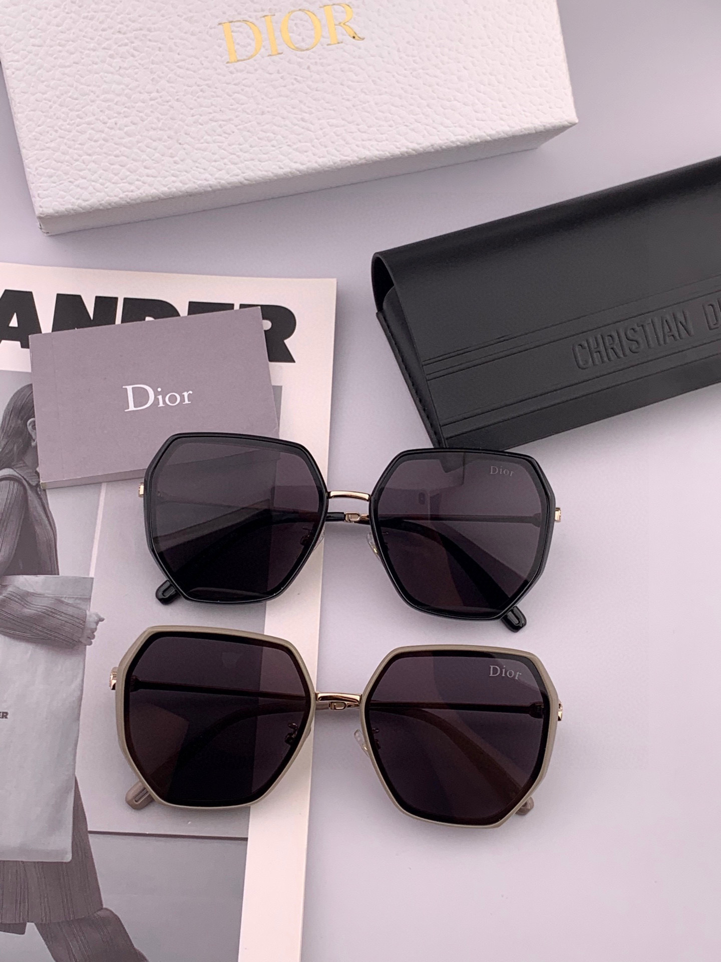   【DIOR】2025新款潮流爆款 时尚方框太阳镜 佩戴舒适 网红潮款墨镜  女士高清加厚偏光太阳镜🕶