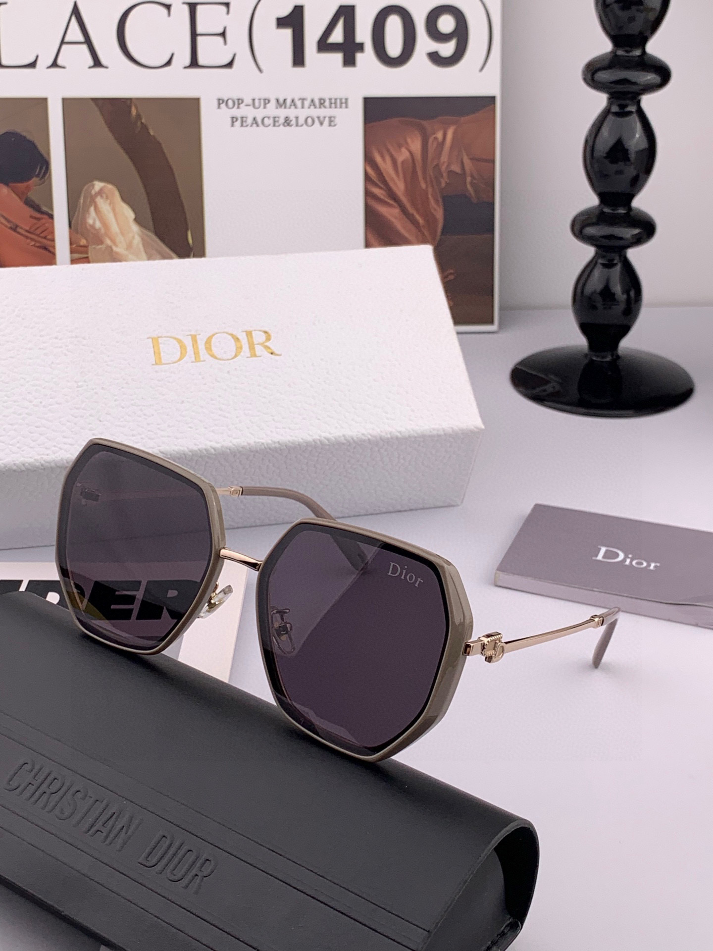   【DIOR】2025新款潮流爆款 时尚方框太阳镜 佩戴舒适 网红潮款墨镜  女士高清加厚偏光太阳镜🕶