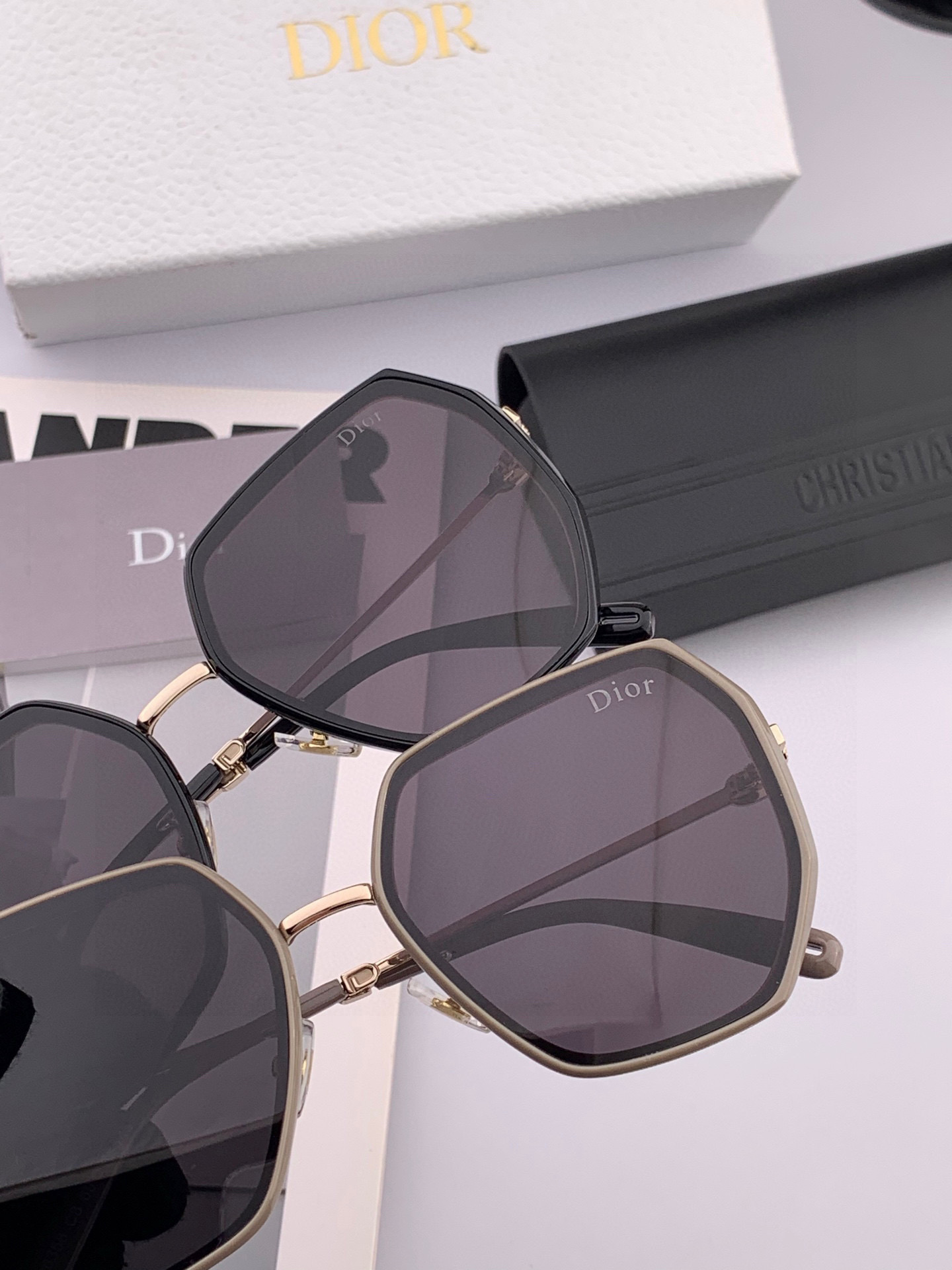  【DIOR】2025新款潮流爆款 时尚方框太阳镜 佩戴舒适 网红潮款墨镜  女士高清加厚偏光太阳镜🕶