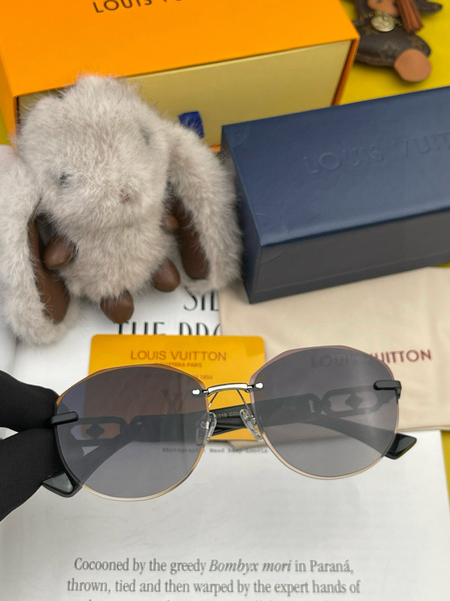 🔺 【LV-尼龙偏光太阳镜】2025开春新款 潮流爆款 时尚圆框偏光太阳镜 高品质 佩戴舒适 网红潮款墨