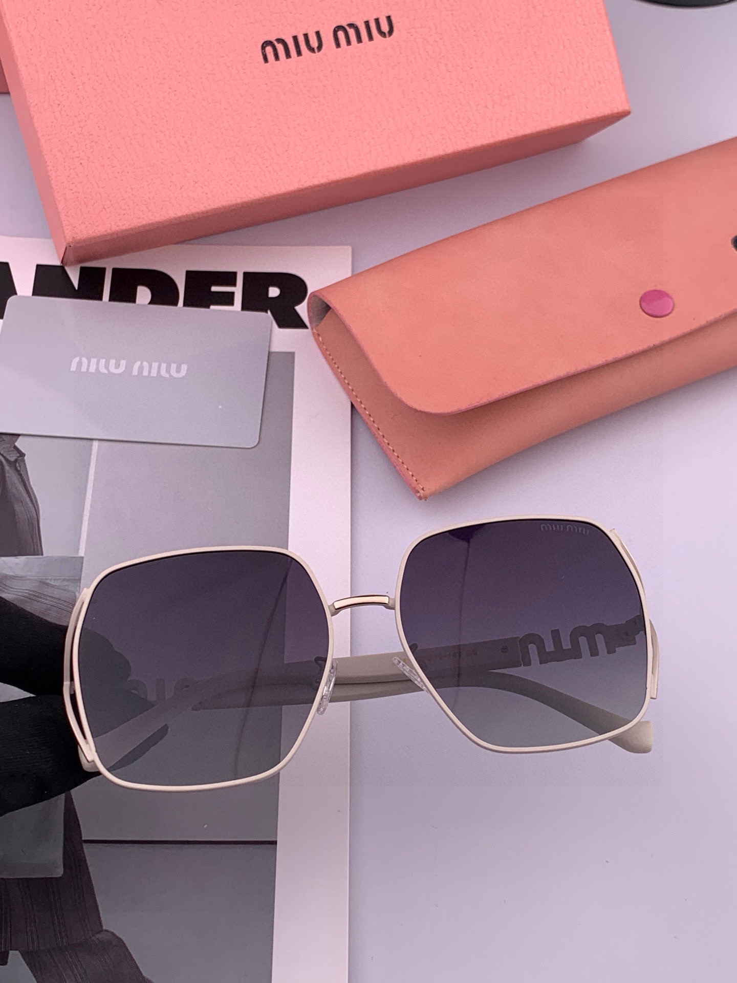   MIUMIU/缪缪🖇🖇2025开春新款🌟闪耀新款璀璨登台 ❤❤太阳镜潮品 精致个性设计简约时尚 专柜