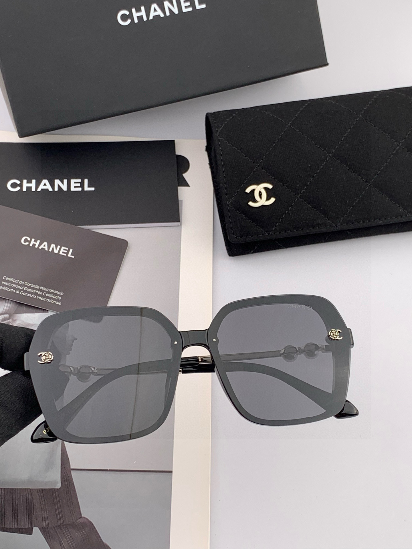 🔺CHANEL🔻2025官方早春新款，众多明星同款色香奈儿‼️‼️新款珍珠大框偏光墨镜 ，🌈🌈宝丽来超清