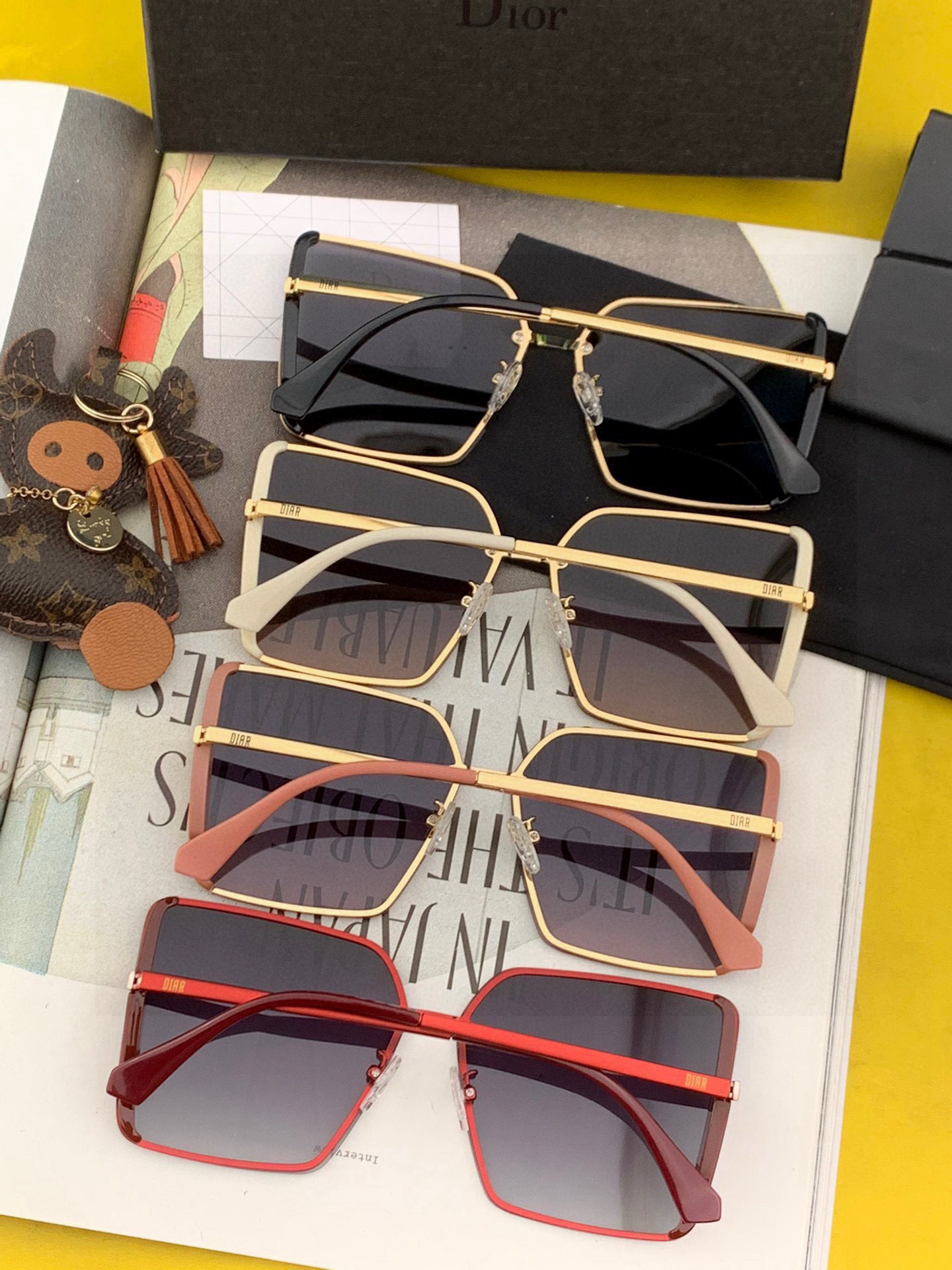  【TR偏光系列】DIOR   经典的方框设计，不挑脸型，无论搭配大衣还是连衣裙都非常显气质尼龙偏光镜片