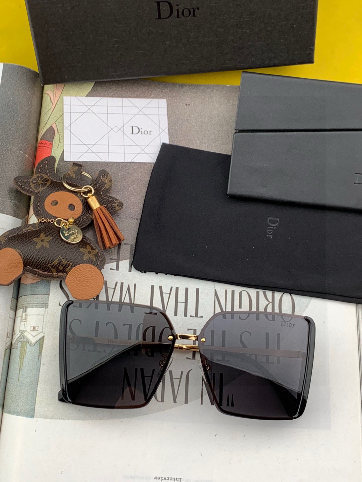  【TR偏光系列】DIOR   经典的方框设计，不挑脸型，无论搭配大衣还是连衣裙都非常显气质尼龙偏光镜片