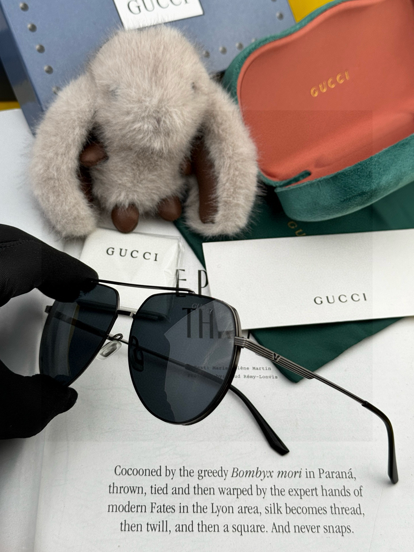         GUCCI 男款炫彩飞行员偏光太阳镜 ❤️材质：高清尼龙加厚卡槽高清偏光镜片 🌹无边框镜