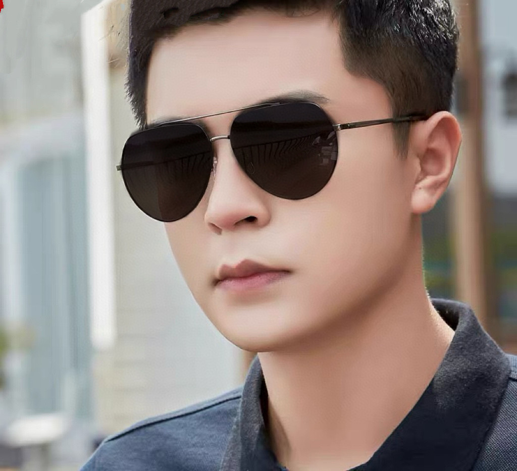        GUCCI 男款炫彩飞行员偏光太阳镜 ❤️材质：高清尼龙加厚卡槽高清偏光镜片 🌹无边框镜架