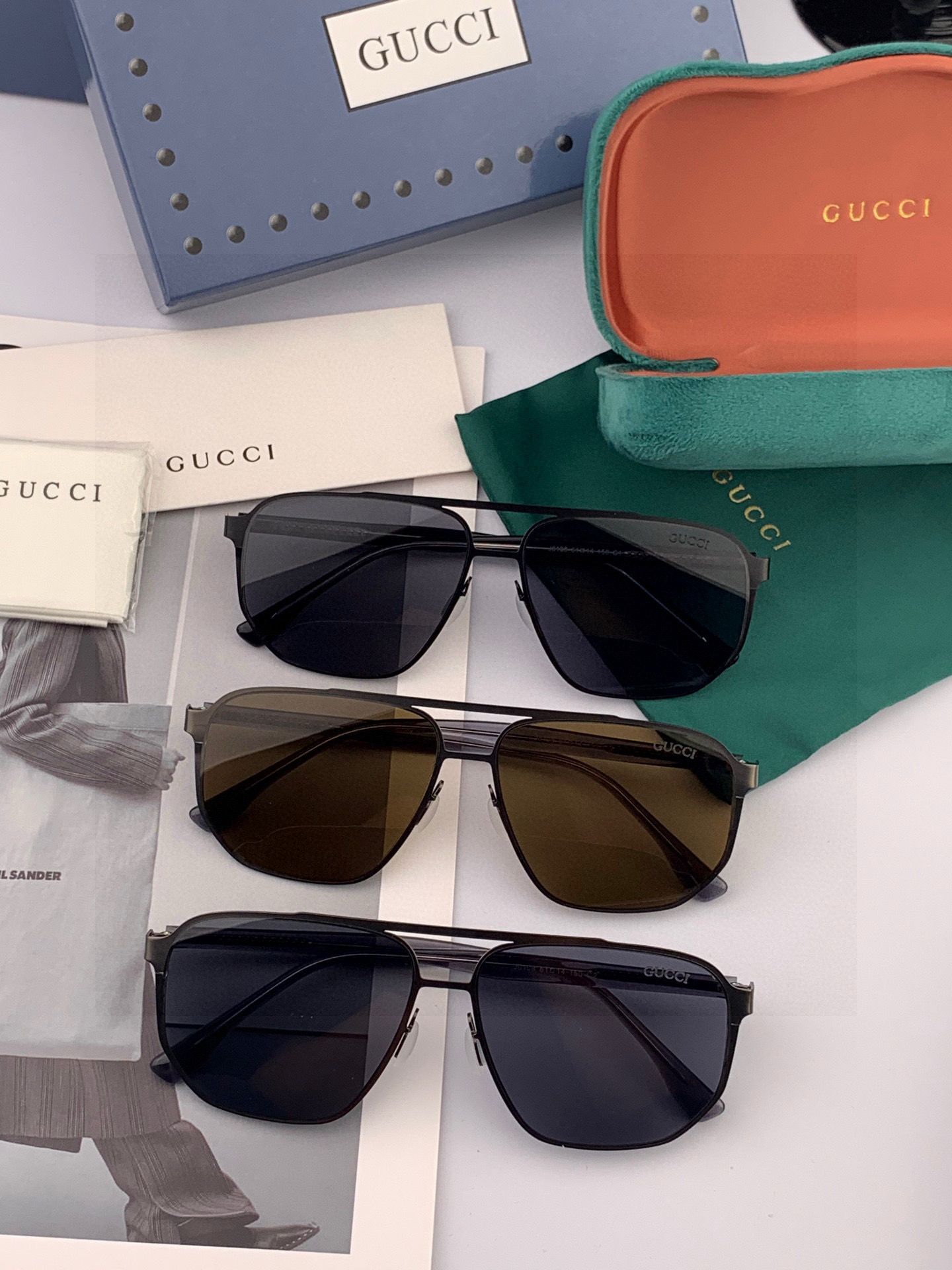        GUCCI 男款炫彩飞行员偏光太阳镜 ❤️材质：高清尼龙加厚卡槽高清偏光镜片 🌹无边框镜架