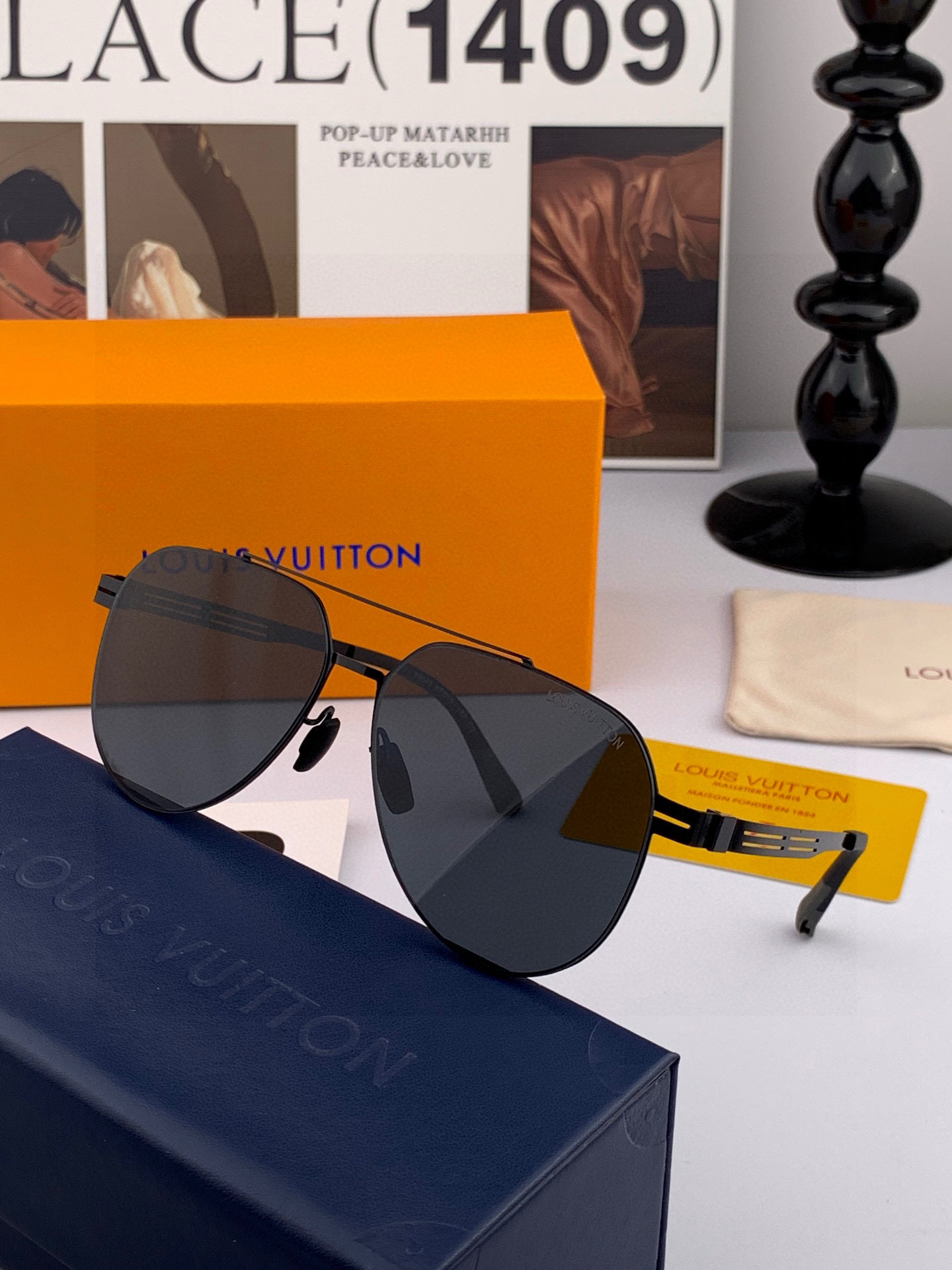 ♦️LV 2025新款男女情侣款太阳镜多边形墨镜iP电镀永不褪色 超轻超有弹性整幅眼镜无螺丝重要的是压不