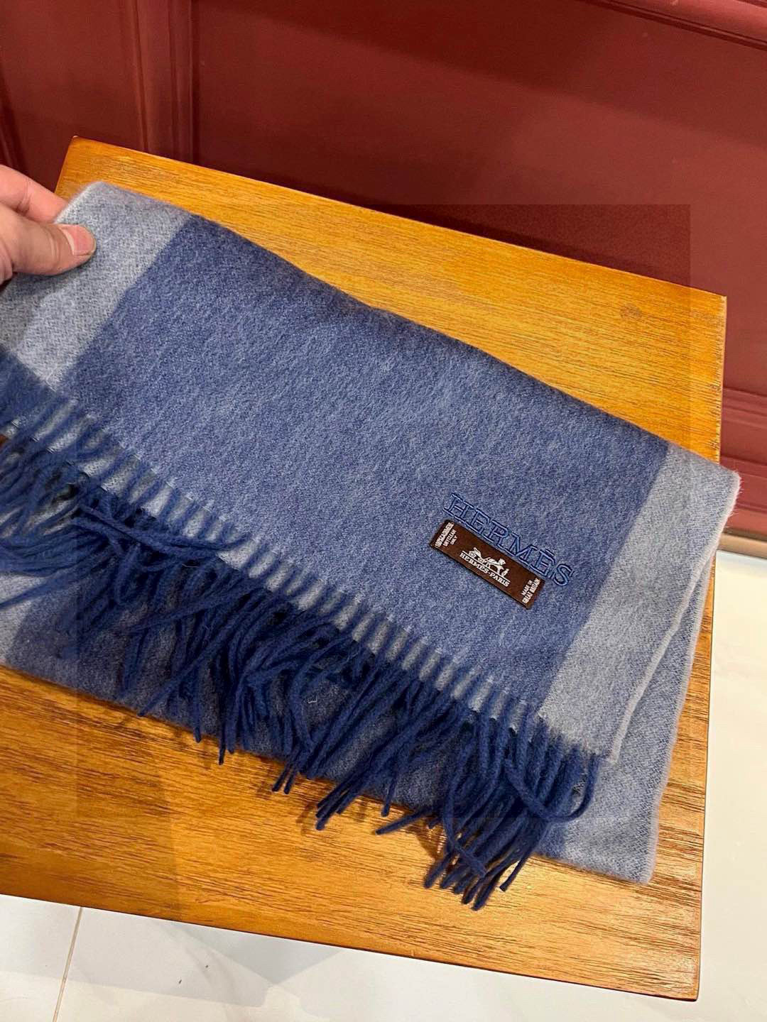  ✨✨太美了😍 爱马仕 情侣款 美到要尖叫😱专柜最新款🎊英伦欧美范儿 又是一款即时尚又实用的大围巾&长巾