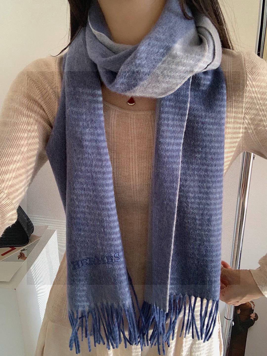 ✨✨太美了😍 爱马仕 情侣款 美到要尖叫😱专柜最新款🎊英伦欧美范儿 又是一款即时尚又实用的大围巾&长巾
