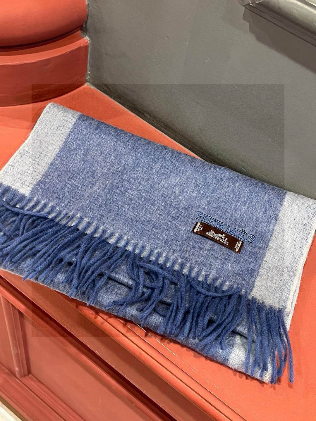  ✨✨太美了😍 爱马仕 情侣款 美到要尖叫😱专柜最新款🎊英伦欧美范儿 又是一款即时尚又实用的大围巾&长巾