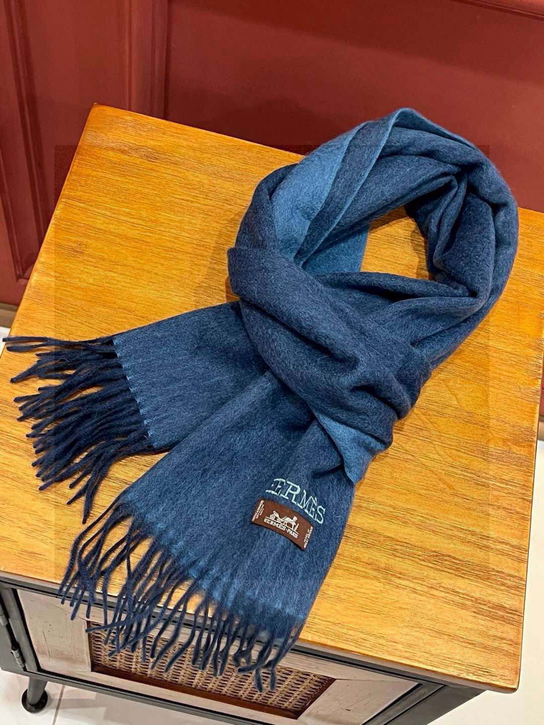  ✨✨太美了😍 爱马仕 情侣款 美到要尖叫😱专柜最新款🎊英伦欧美范儿 又是一款即时尚又实用的大围巾&长巾