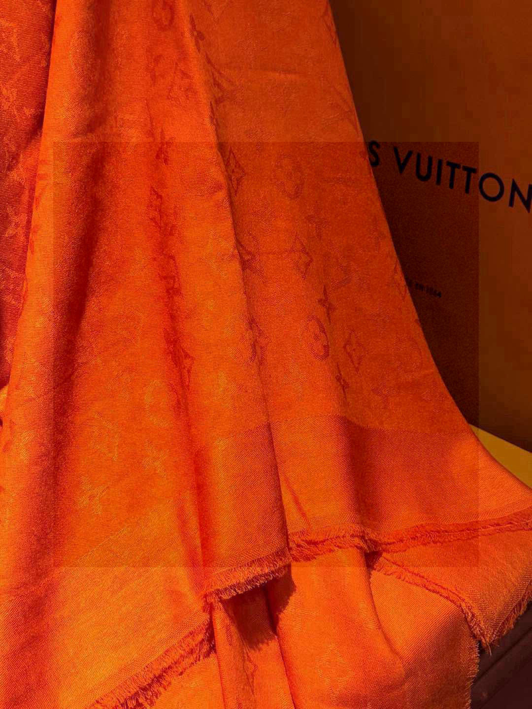  LV 提花真丝羊绒款，最高级的原单尾货，这才是硬货❗️不负众望，终于等到了你们心念念的LV专柜爆炸款新