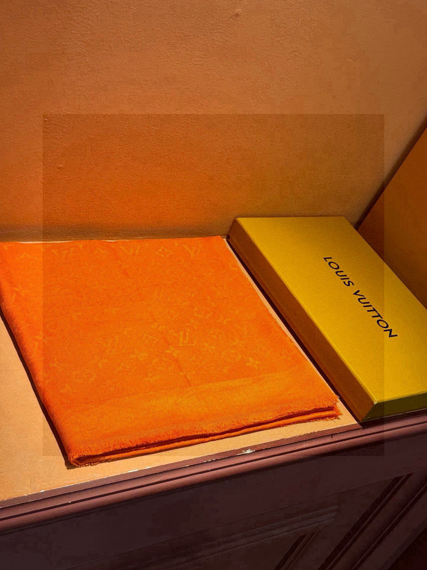  LV 提花真丝羊绒款，最高级的原单尾货，这才是硬货❗️不负众望，终于等到了你们心念念的LV专柜爆炸款新