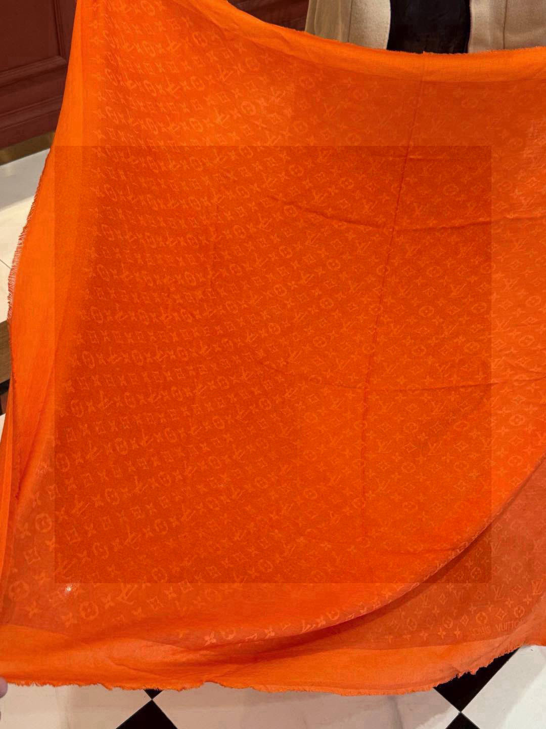  LV 提花真丝羊绒款，最高级的原单尾货，这才是硬货❗️不负众望，终于等到了你们心念念的LV专柜爆炸款新