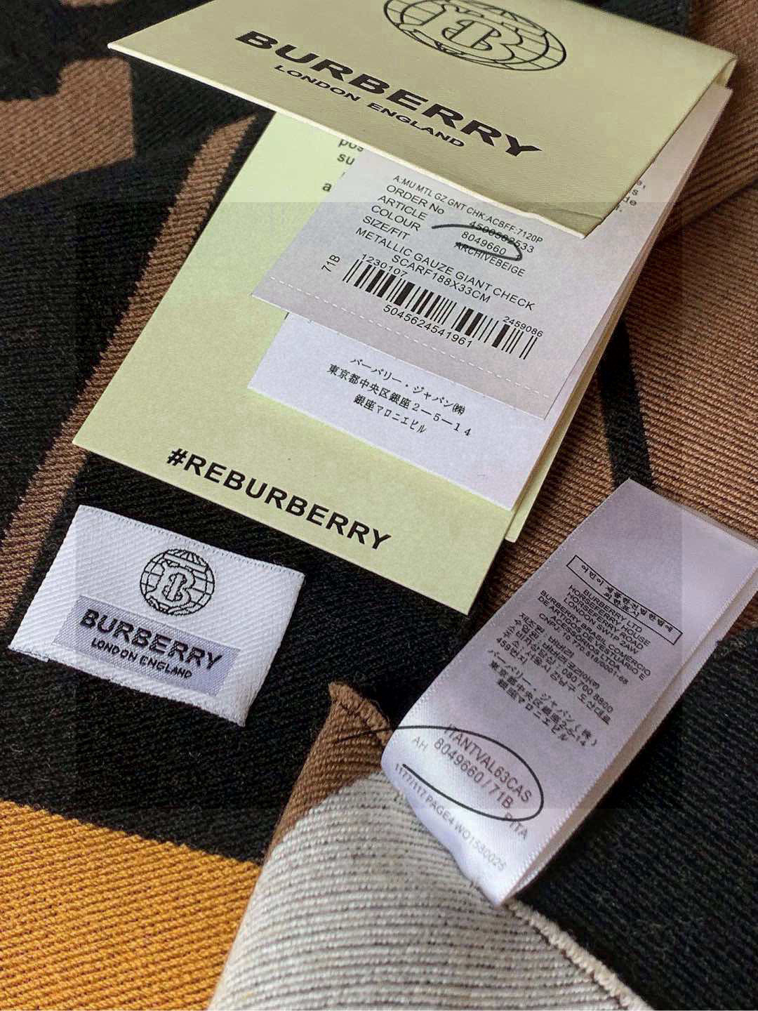  【柜姐实拍】揭秘这款为何能出道既是巅峰！
这么好看的风格谁能拒绝！丝毛质地！最经典的斜纹织造工艺！垂坠