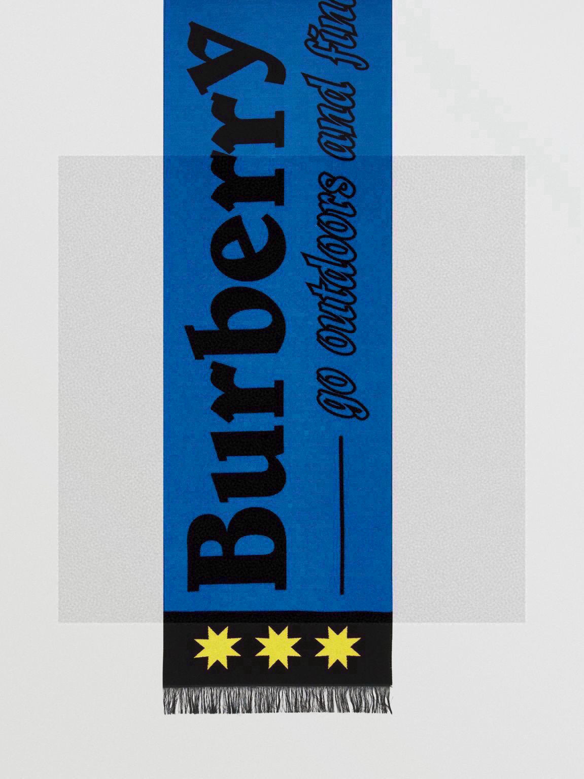  【柜姐实拍】揭秘这款为何能出道既是巅峰！
这么好看的风格谁能拒绝！丝毛质地！最经典的斜纹织造工艺！垂坠