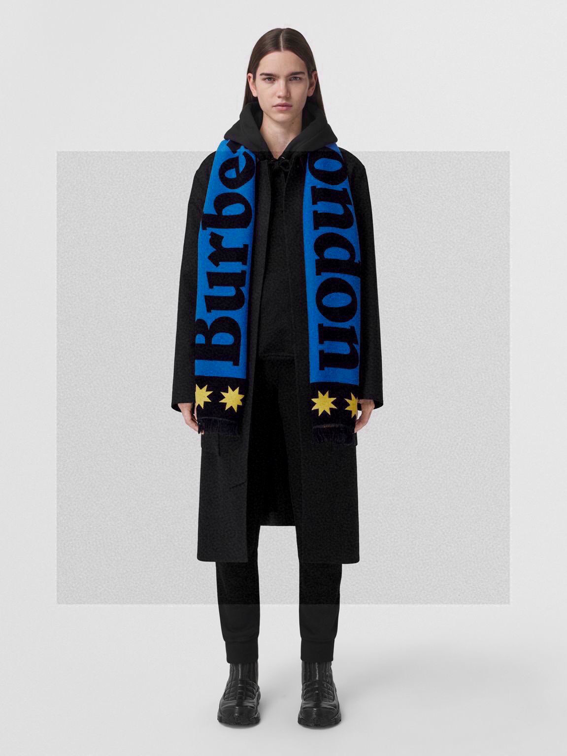  【柜姐实拍】揭秘这款为何能出道既是巅峰！
这么好看的风格谁能拒绝！丝毛质地！最经典的斜纹织造工艺！垂坠