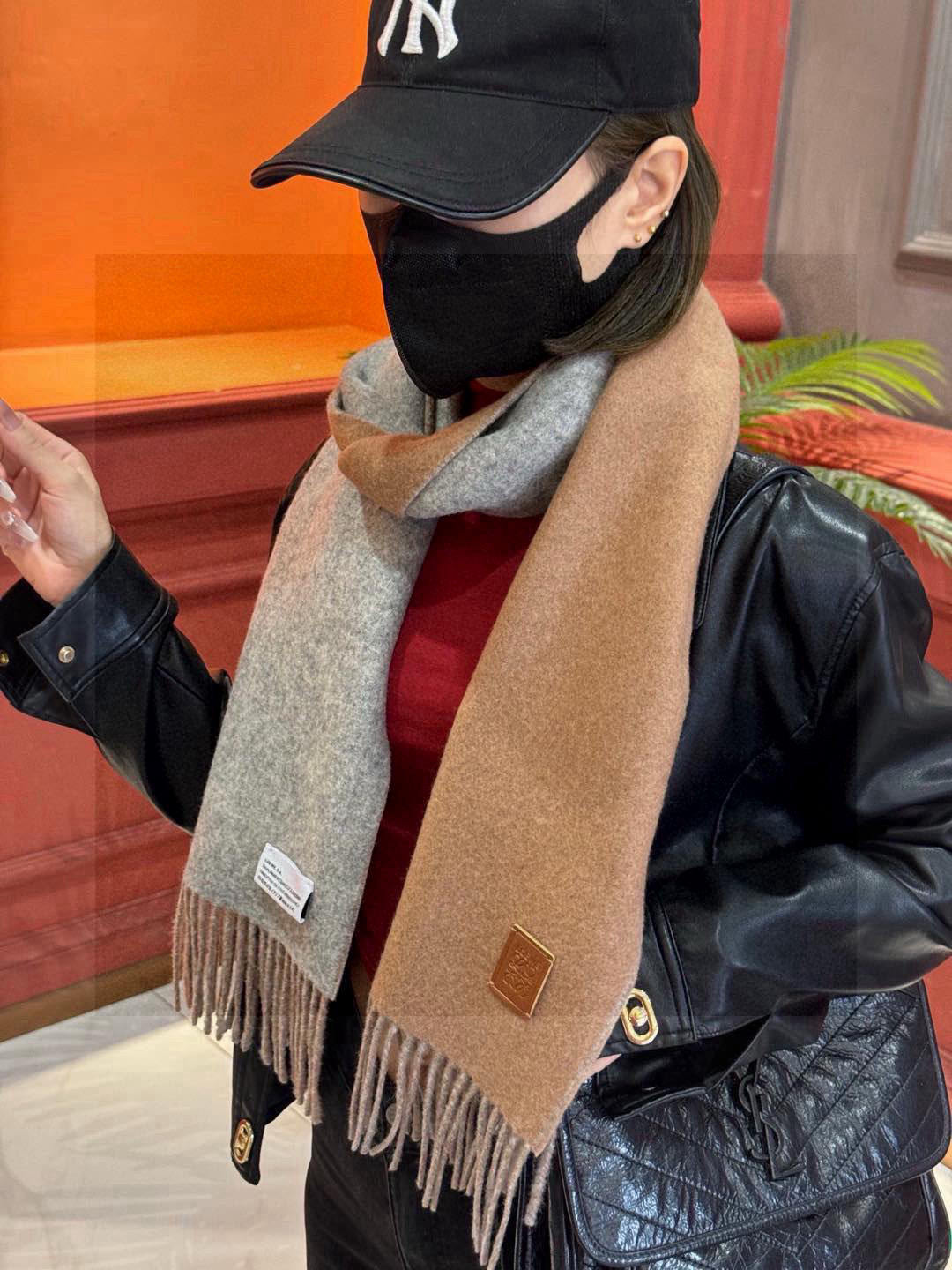  ✨✨太美了😍罗意威 情侣款 美到要尖叫😱专柜最新款🎊英伦欧美范儿 又是一款即时尚又实用的大围巾&长巾，