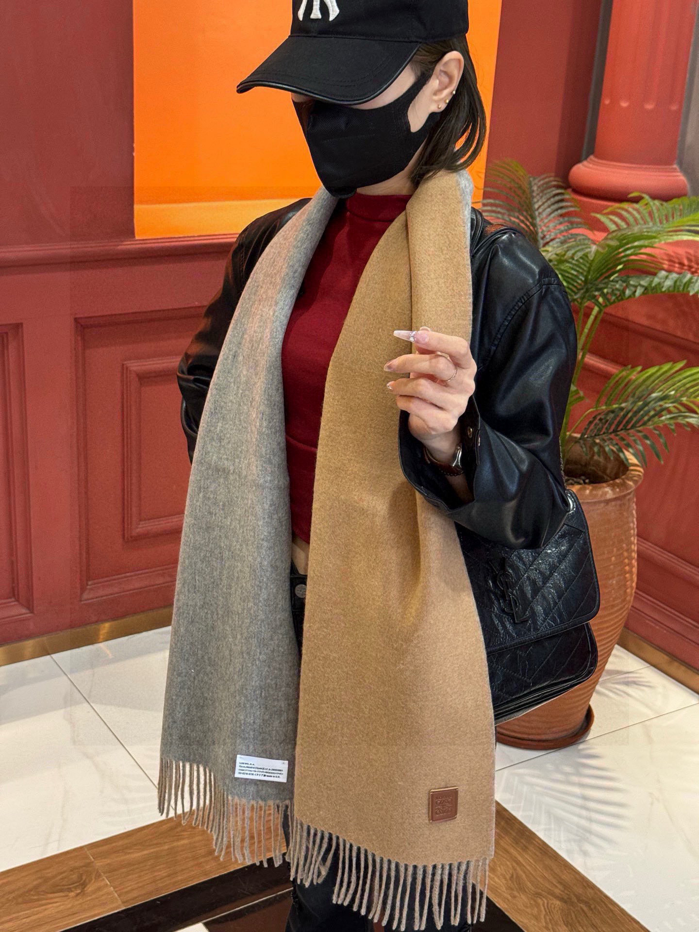  ✨✨太美了😍罗意威 情侣款 美到要尖叫😱专柜最新款🎊英伦欧美范儿 又是一款即时尚又实用的大围巾&长巾，