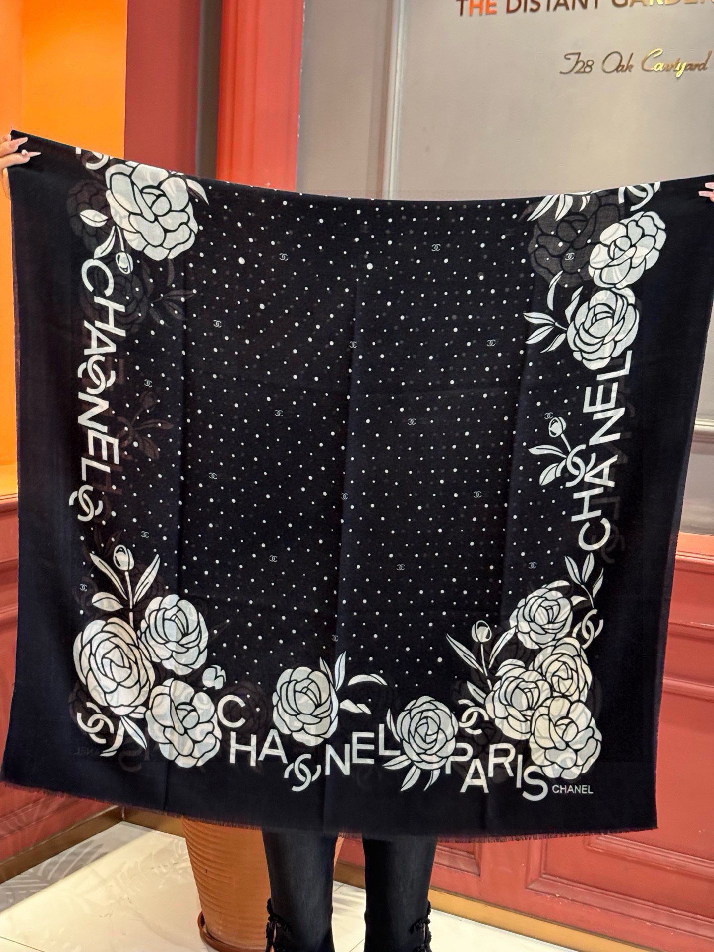   羊绒新款💞 新❤小香【山茶花长围巾】~超级抬气色！高级女人味！羊绒围巾也能这么美！！！这款双面花卉羊