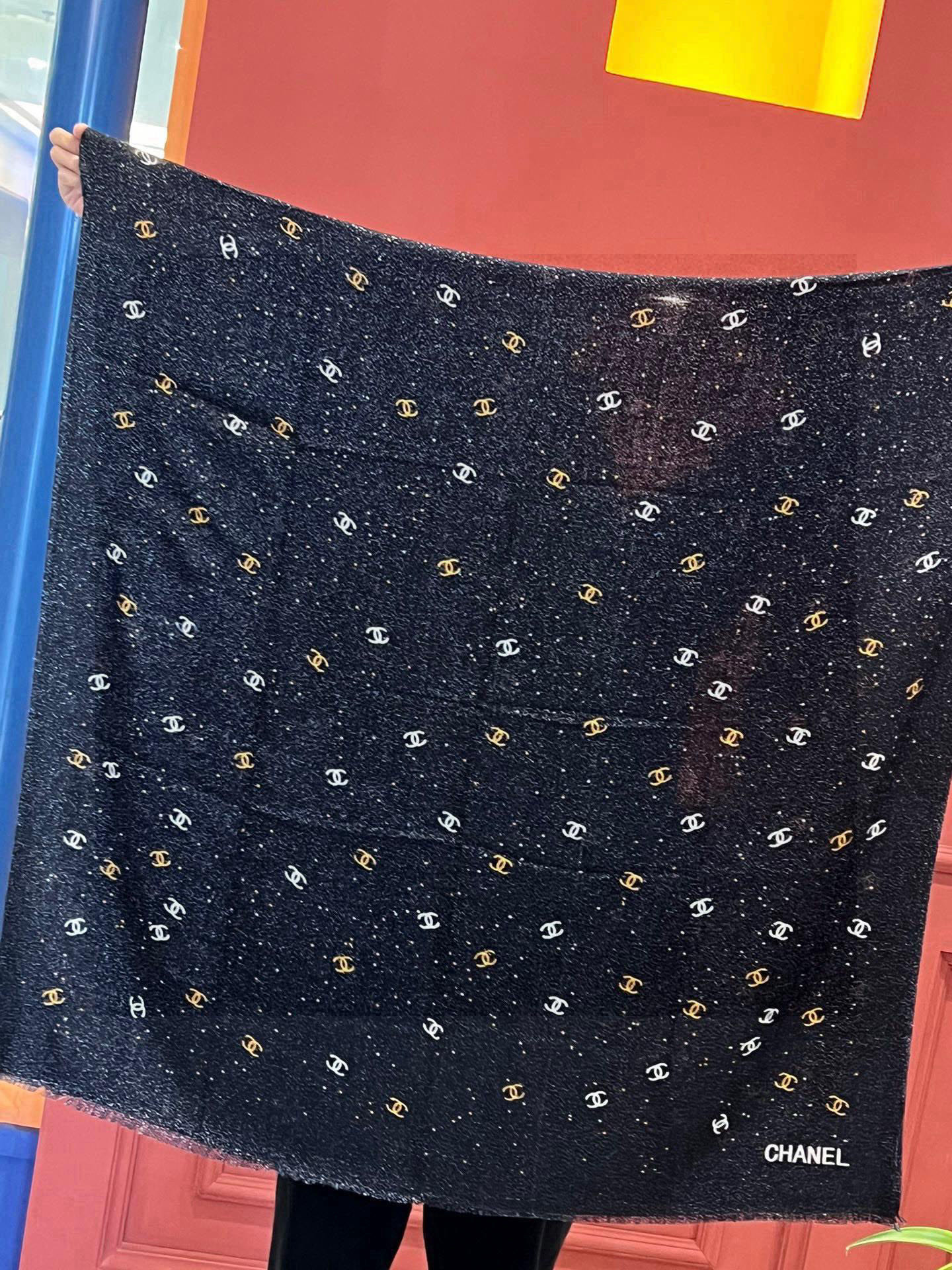   会发光发亮的围巾 💄💋新款客供银线💖羊绒面料长巾 😘美翻了流泪【银线心愿锁长巾】御用殿堂级极‼️新款