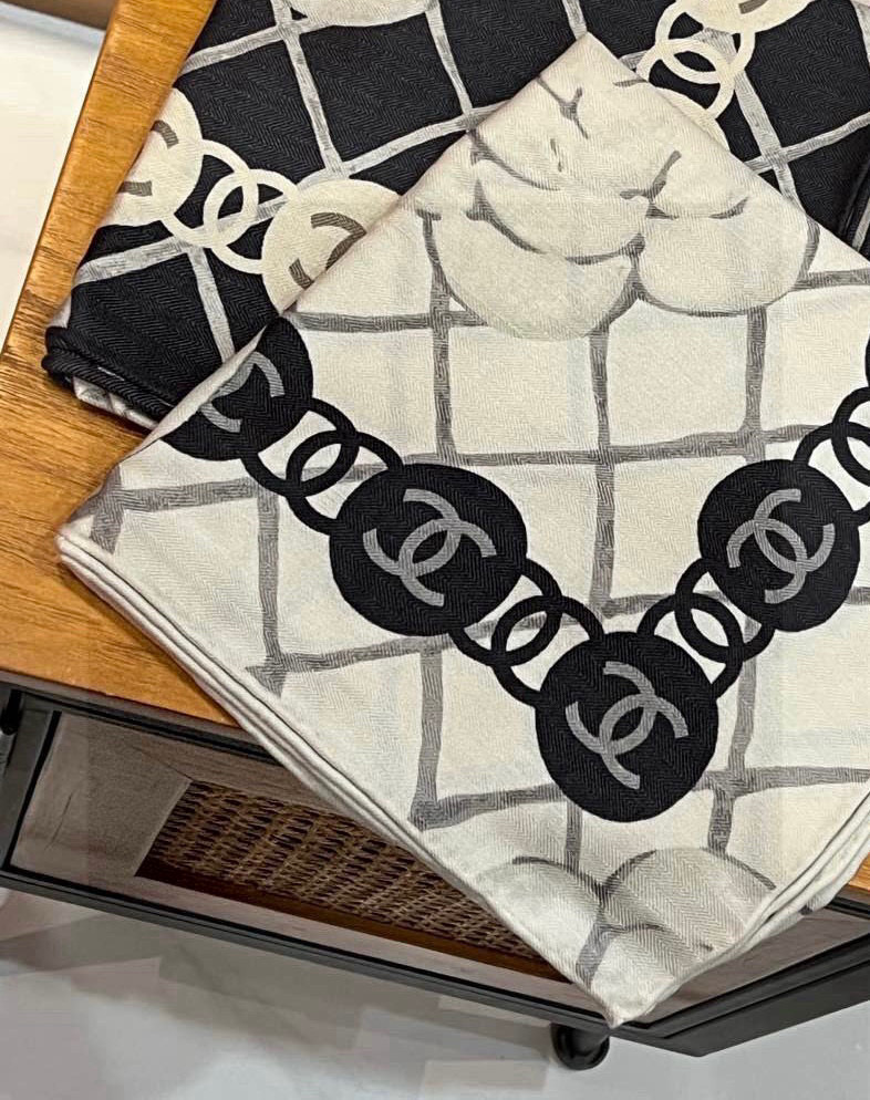 【致敬🫡经典】
coco Chanel 山茶花  
无需过多言语 爱的人都懂 
今年我们升级各方面
选用